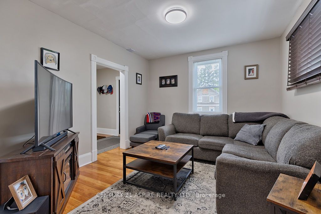 391 Third Avenue, Pembroke, ON K8A 5G9 photo 5
