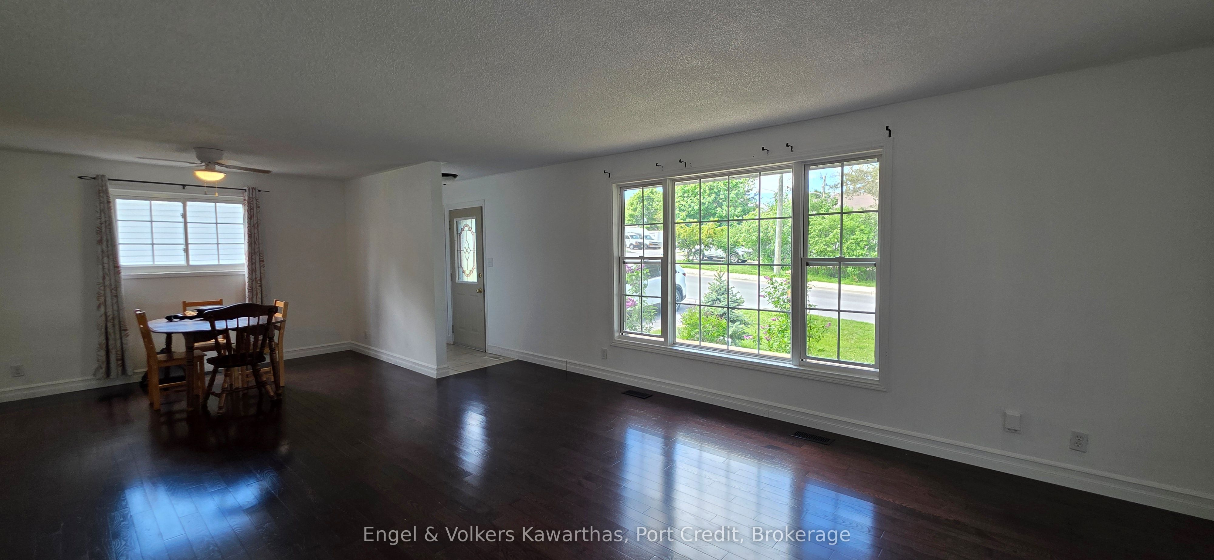 75 North Park Gardens, Belleville, ON K8P 2M4 photo 2