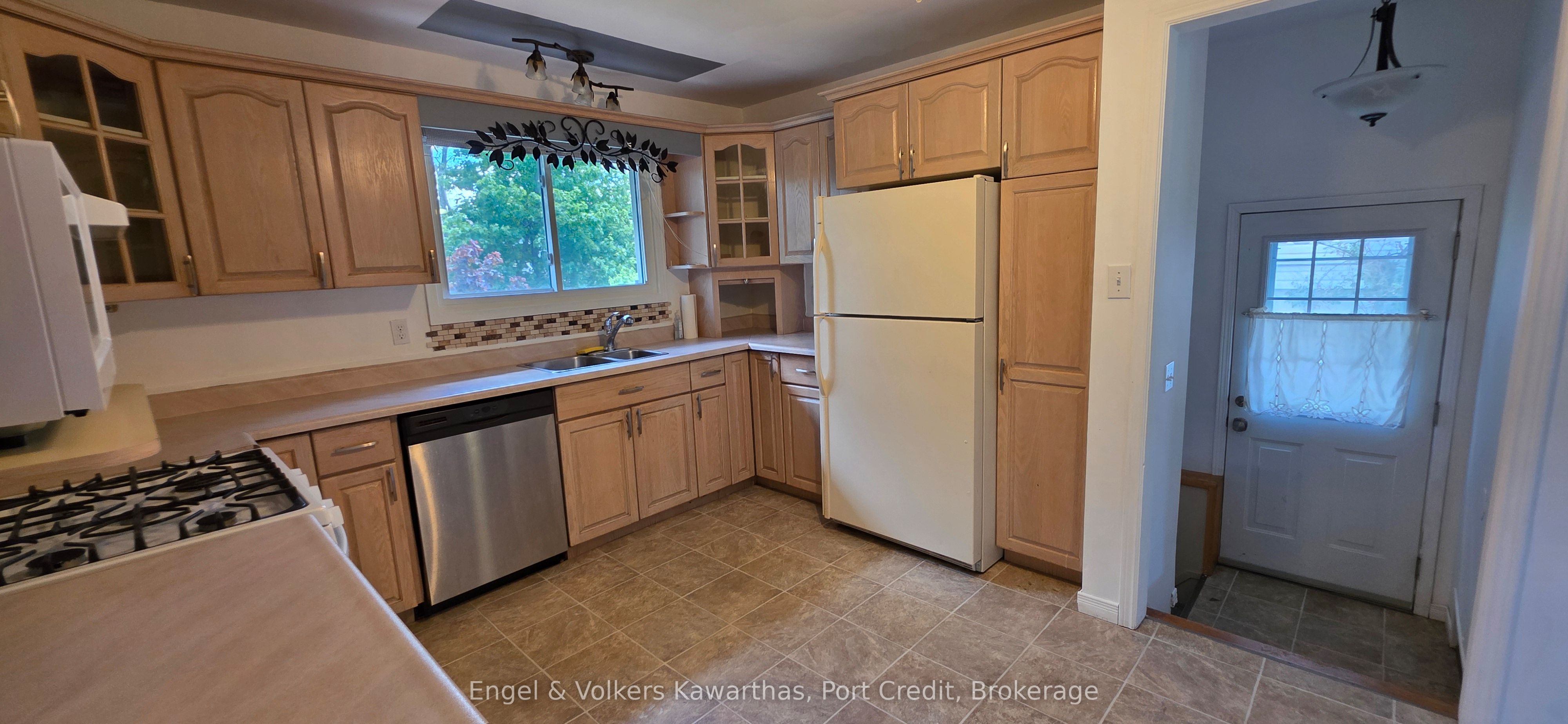 75 North Park Gardens, Belleville, ON K8P 2M4 photo 5