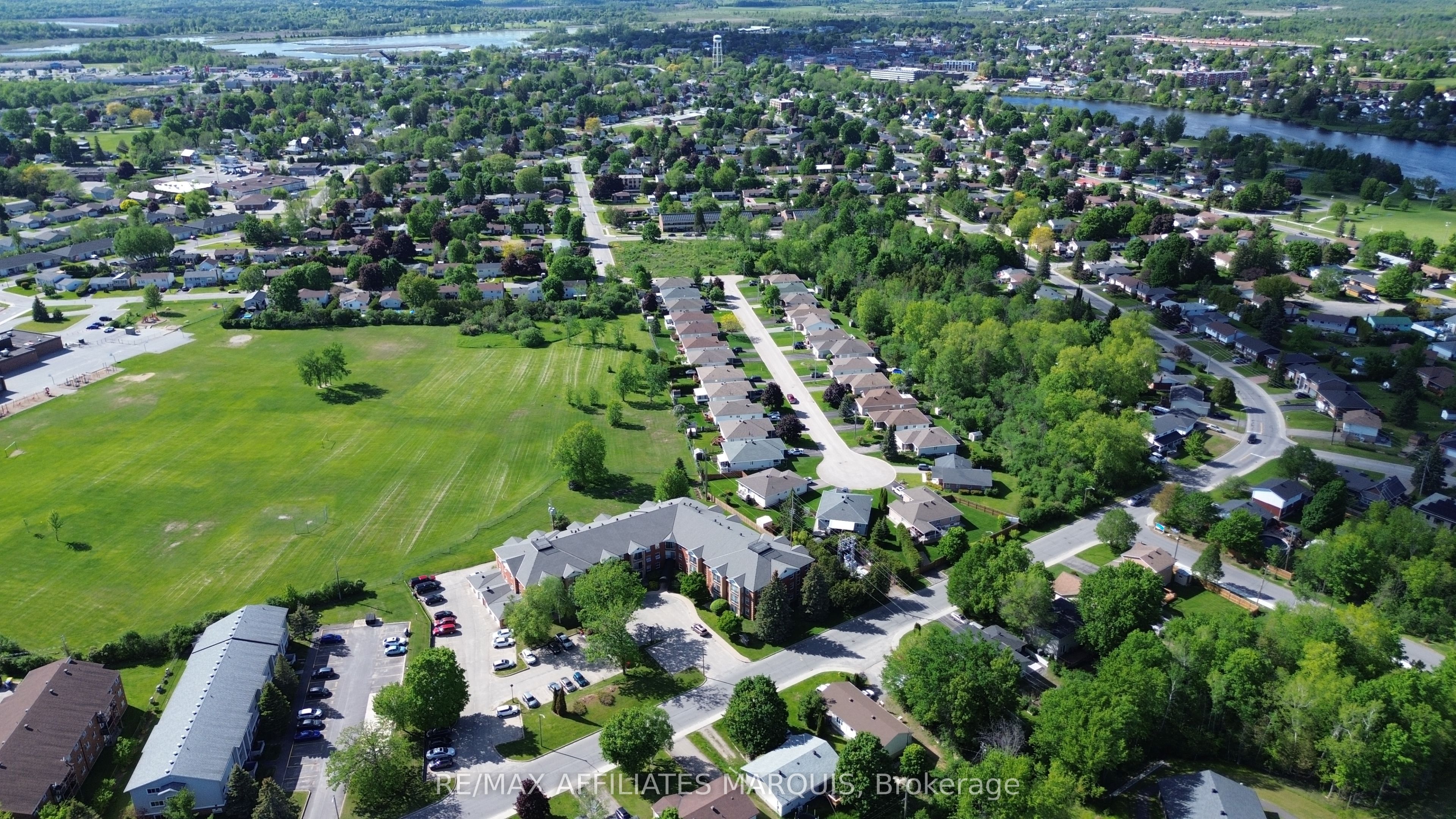 40 Pearl Street 115, Smiths Falls, ON K7A 5B5 photo 4