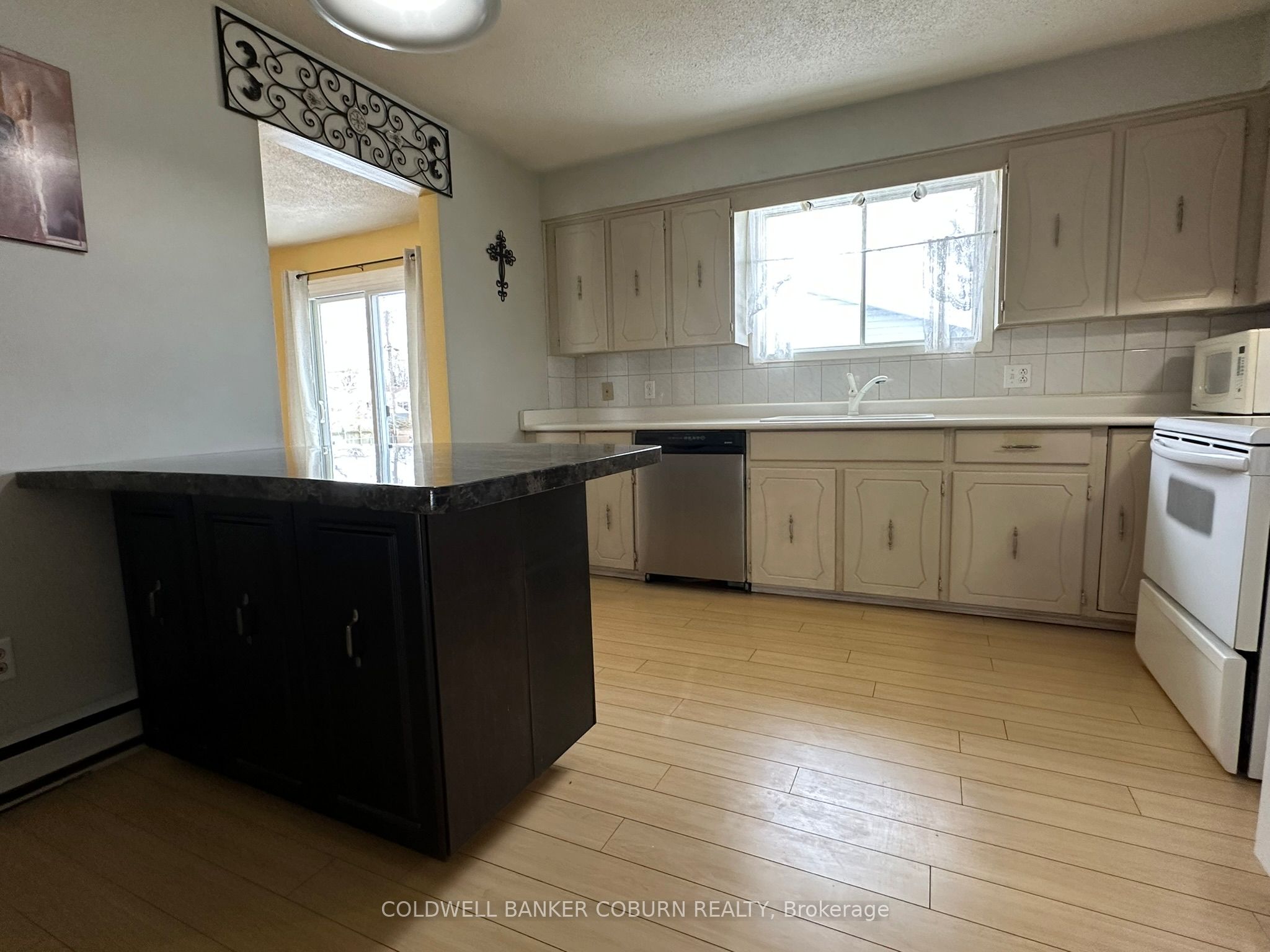 4016 Dishaw Street, Edwardsburgh/Cardinal, ON K0E 1E0 photo 4