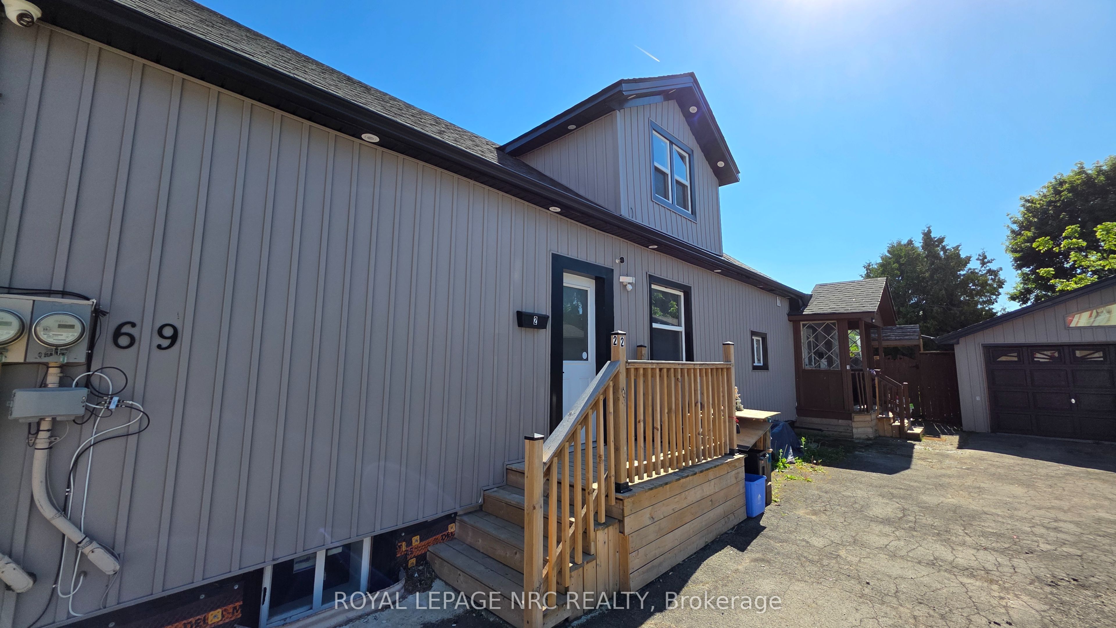 69 Vine Street 2, St. Catharines, ON L2R 3X9