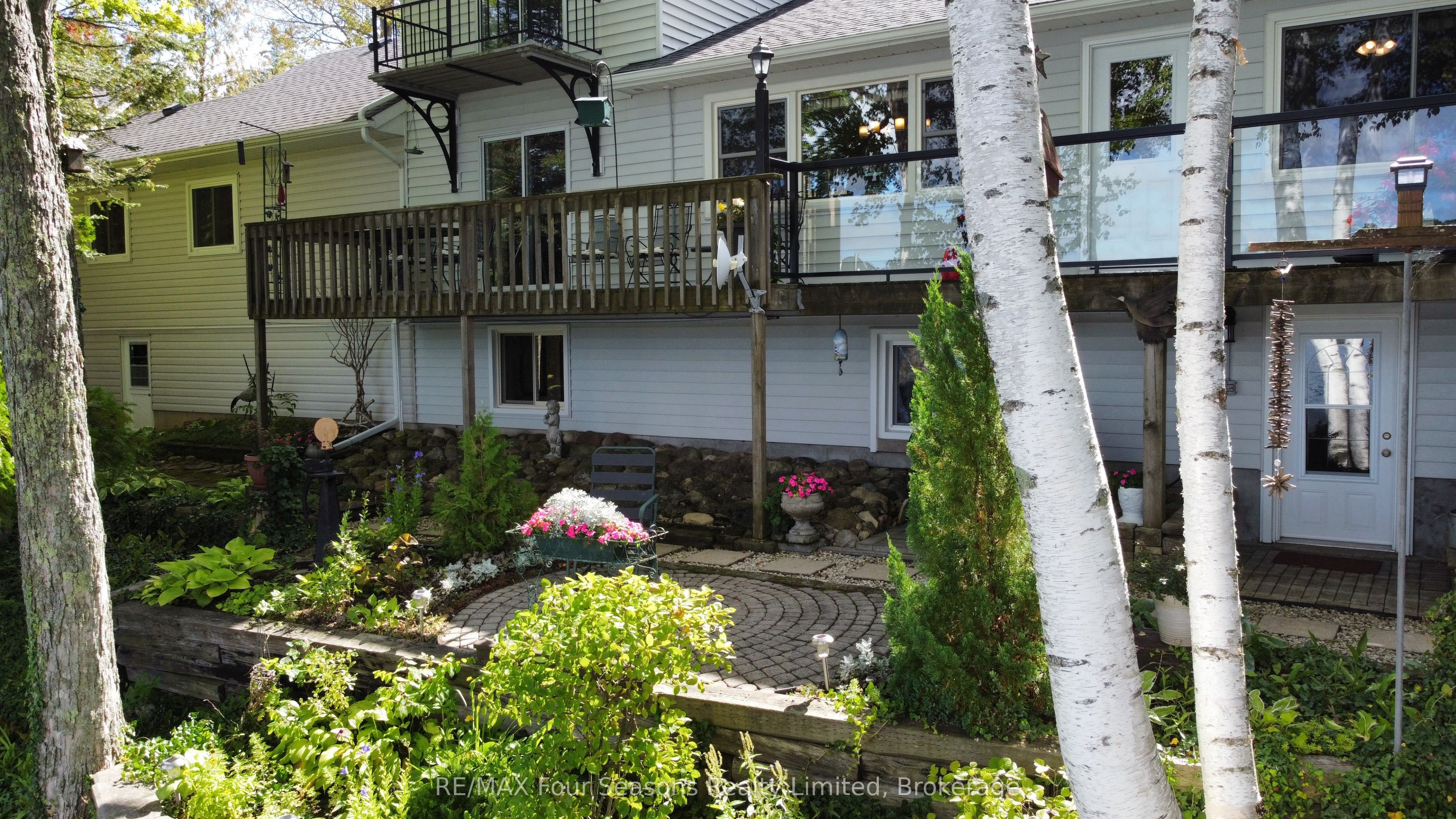 52 Shore Drive, South Bruce Peninsula, ON N0H 1A0 photo 2