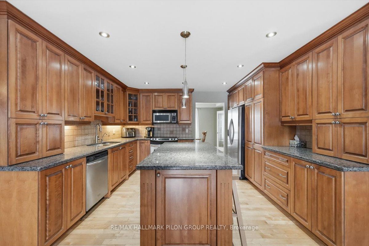 180 Sophie Street, Clarence-Rockland, ON K4K 1K7 photo 3