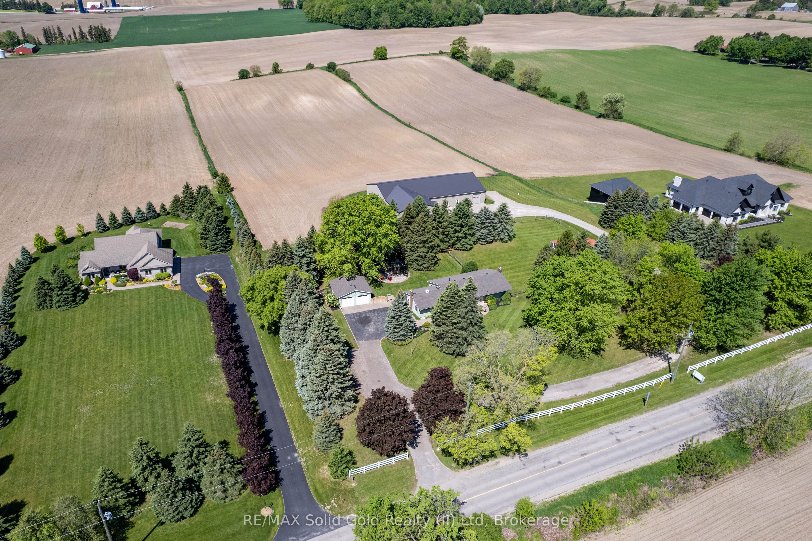1068 Cameron Road, North Dumfries, ON N0B 1E0
