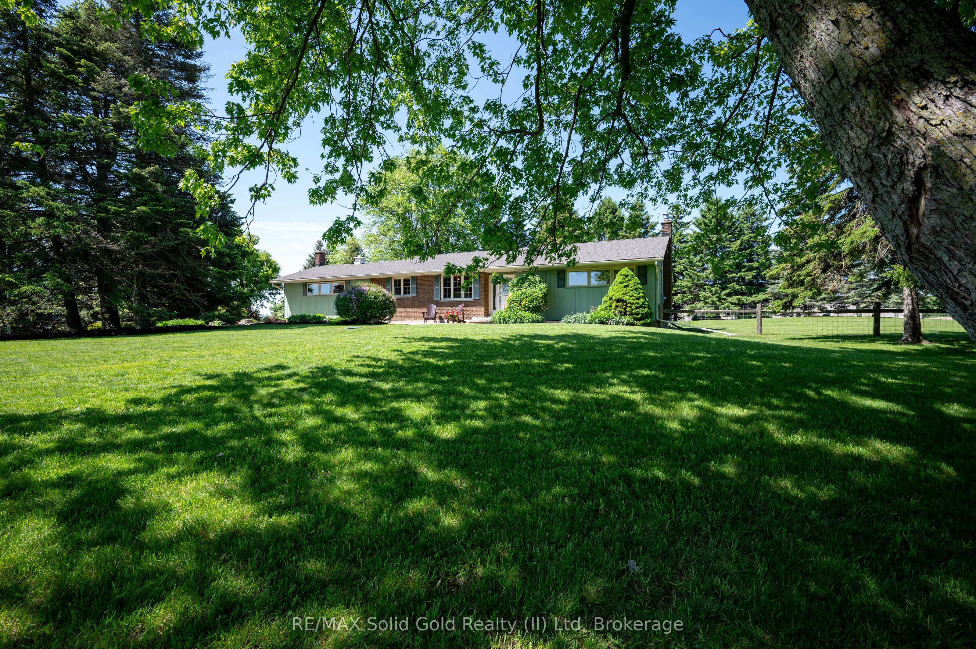1068 Cameron Road, North Dumfries, ON N0B 1E0 photo 2