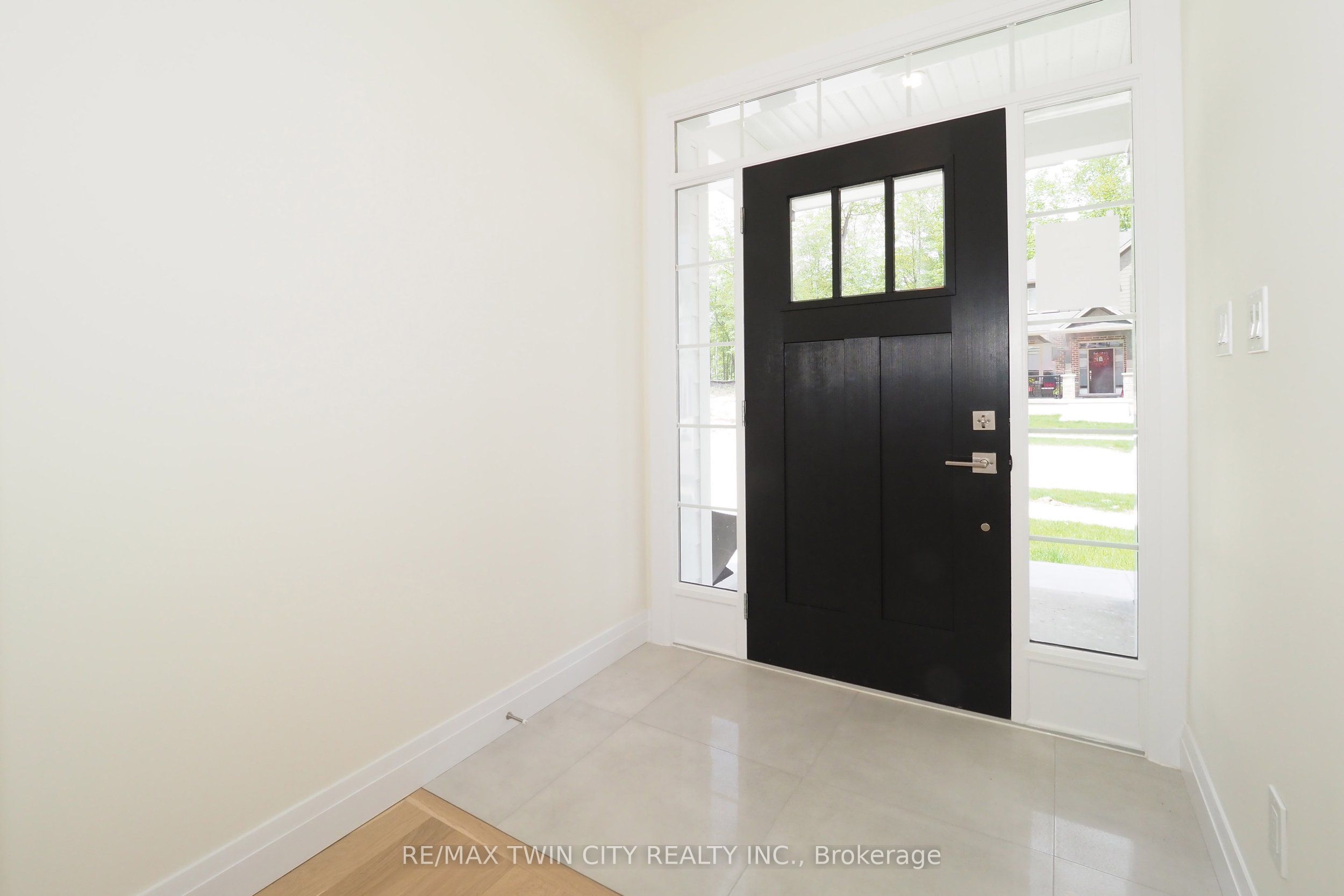 220 JEFFREY Place, Kitchener, ON N2C 2T7 photo 3
