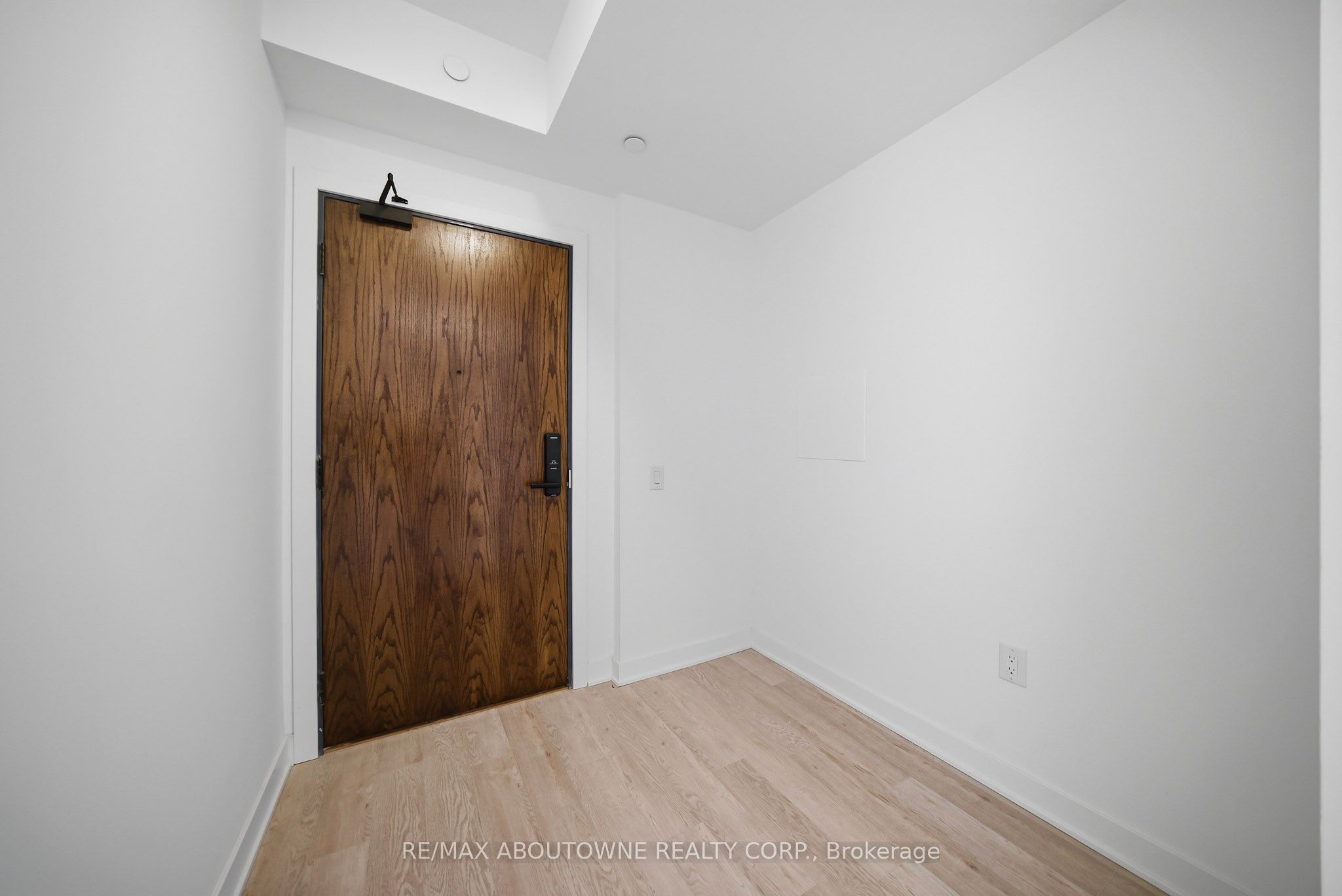 2782 Barton Street 516, Hamilton, ON L8E 0L3 photo 4