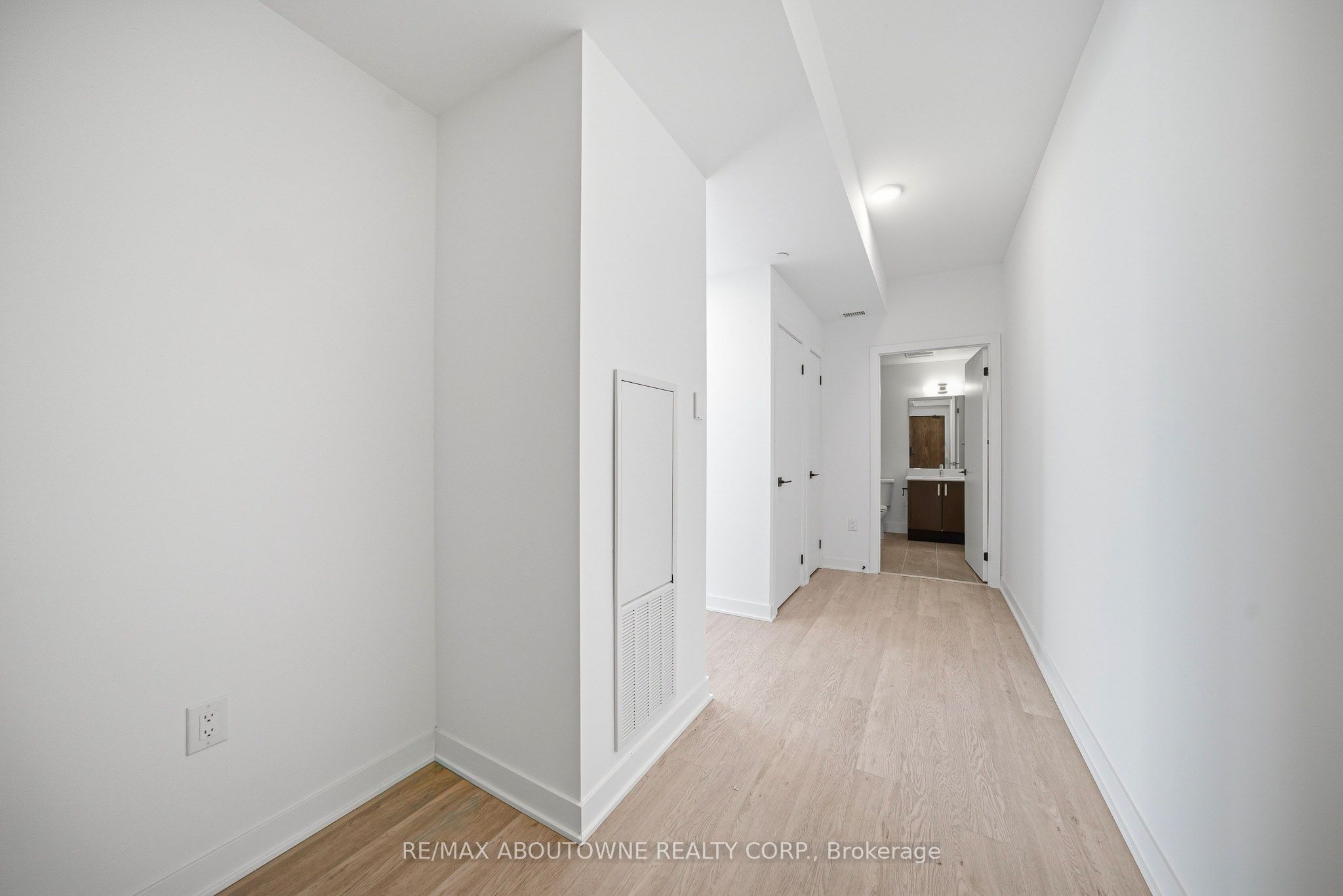 2782 Barton Street 516, Hamilton, ON L8E 0L3 photo 5