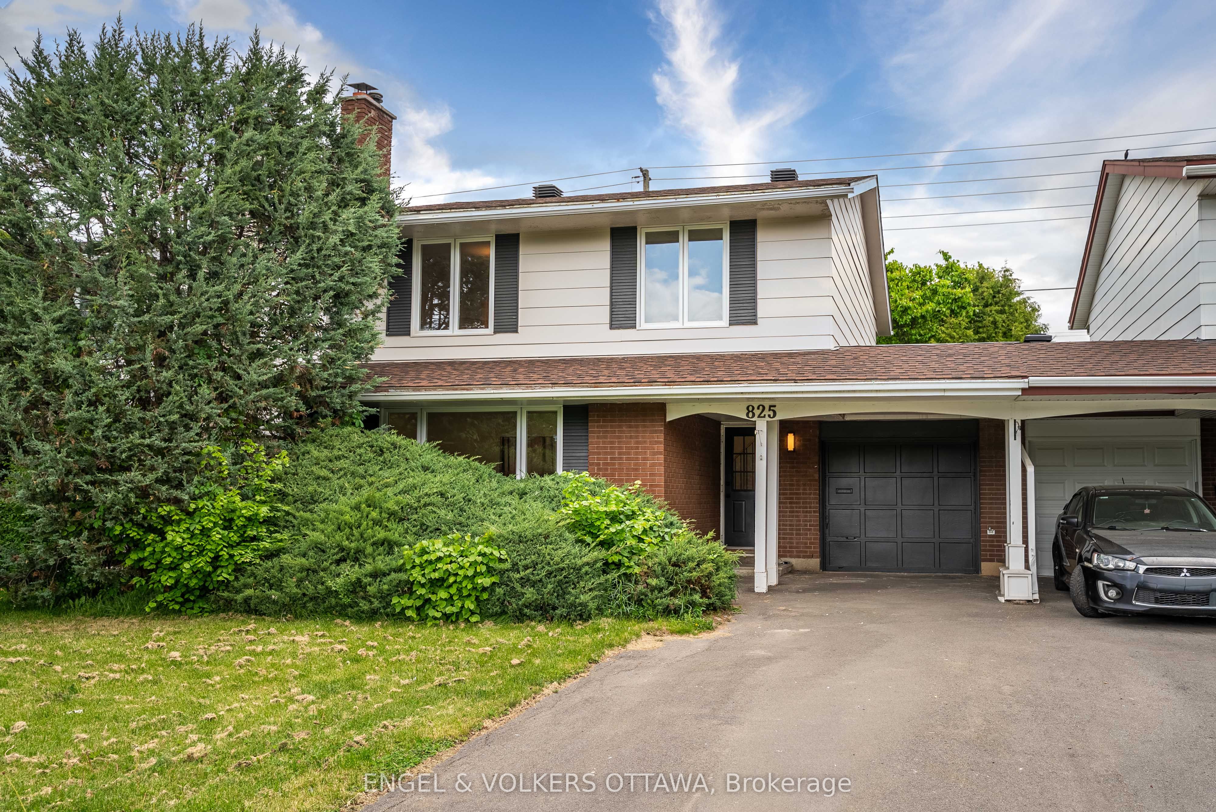 825 De Salaberry Street, Beacon Hill North - South and Area, ON K1J 6Y5