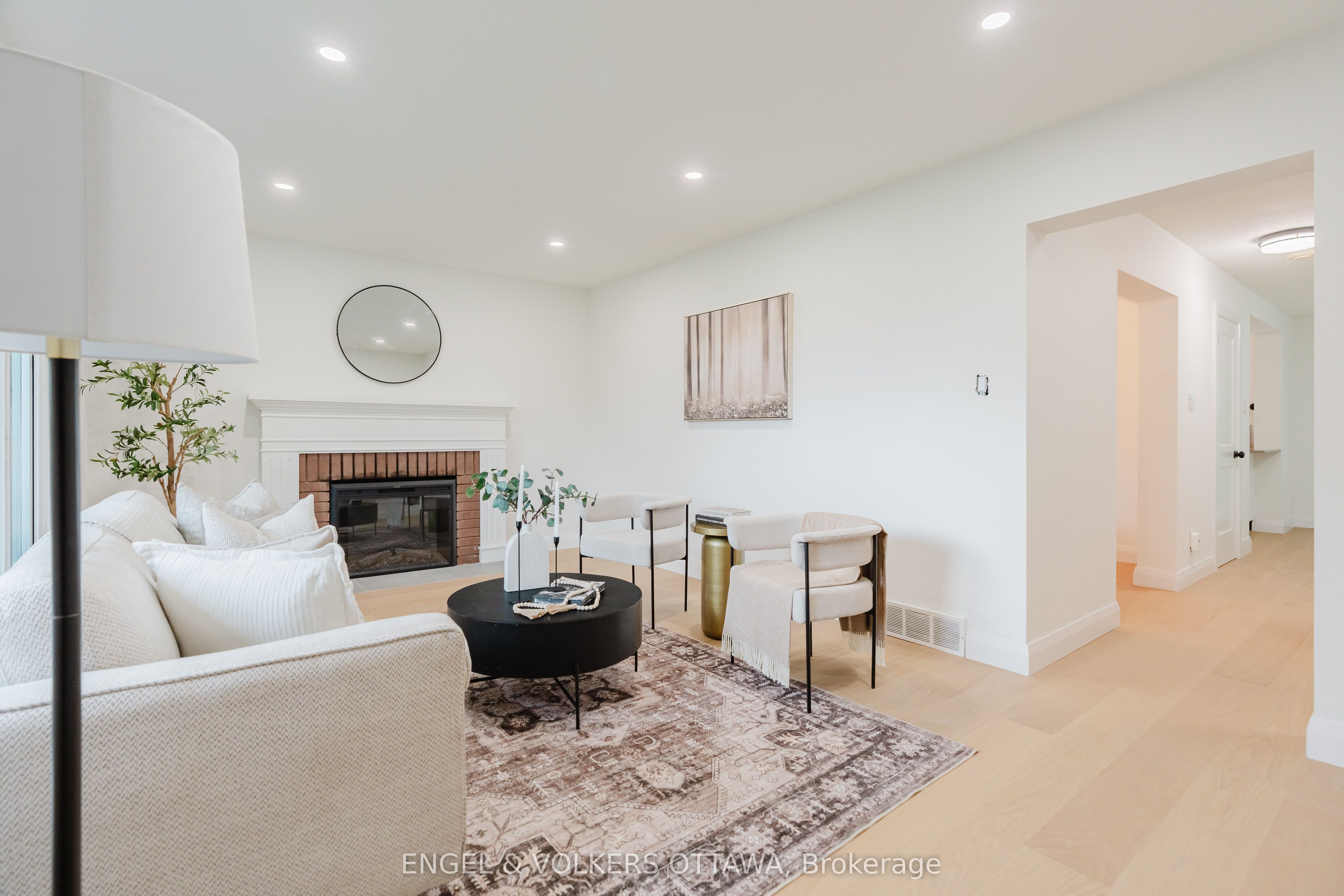 825 De Salaberry Street, Beacon Hill North - South and Area, ON K1J 6Y5 photo 5