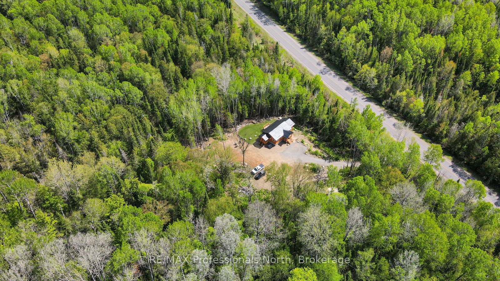 6587 Elephant Lake Road, Dysart et al, ON K0L 1X0 photo 2