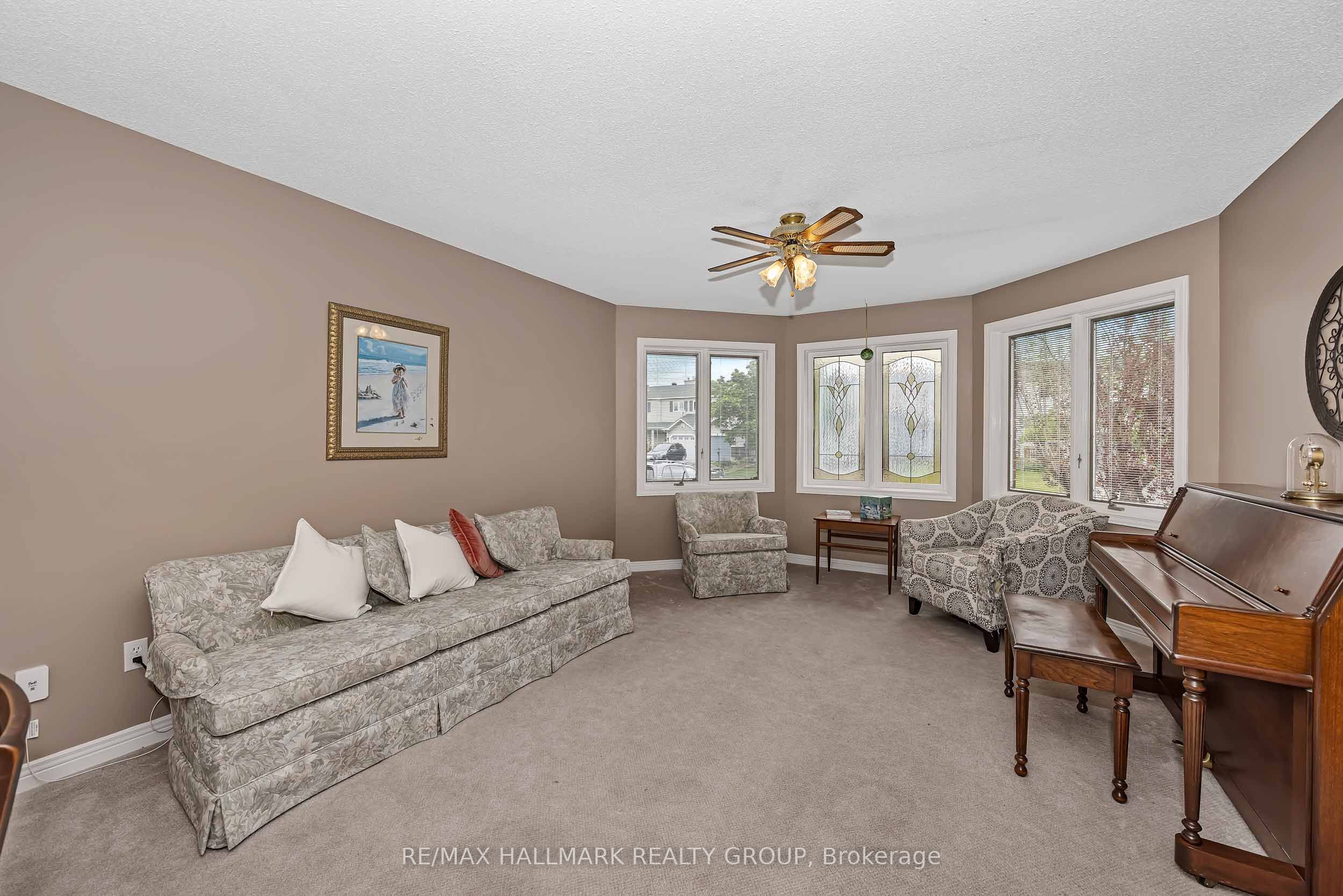 18 Randall James Drive, Stittsville - Munster - Richmond, ON K2S 1L9 photo 4