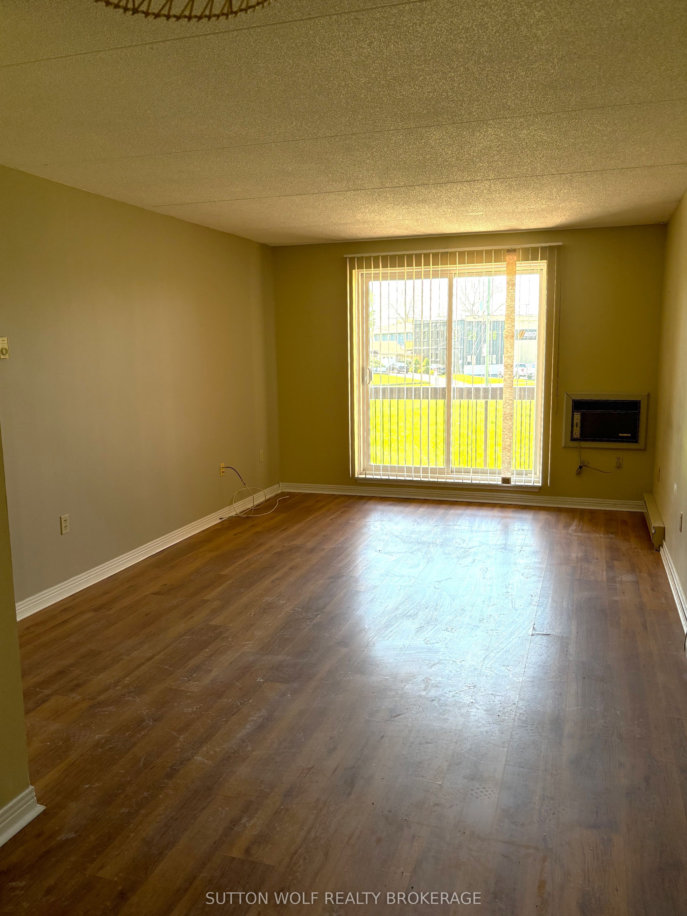 31 Victoria Street 207, Strathroy-Caradoc, ON N7G 3Y4 photo 3