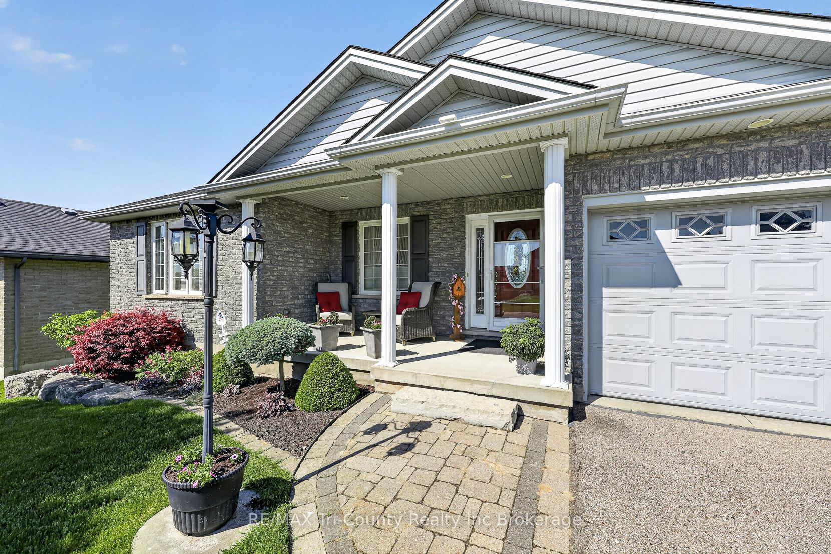 31 Morning Glory Drive, Tillsonburg, ON N4G 5S9 photo 2