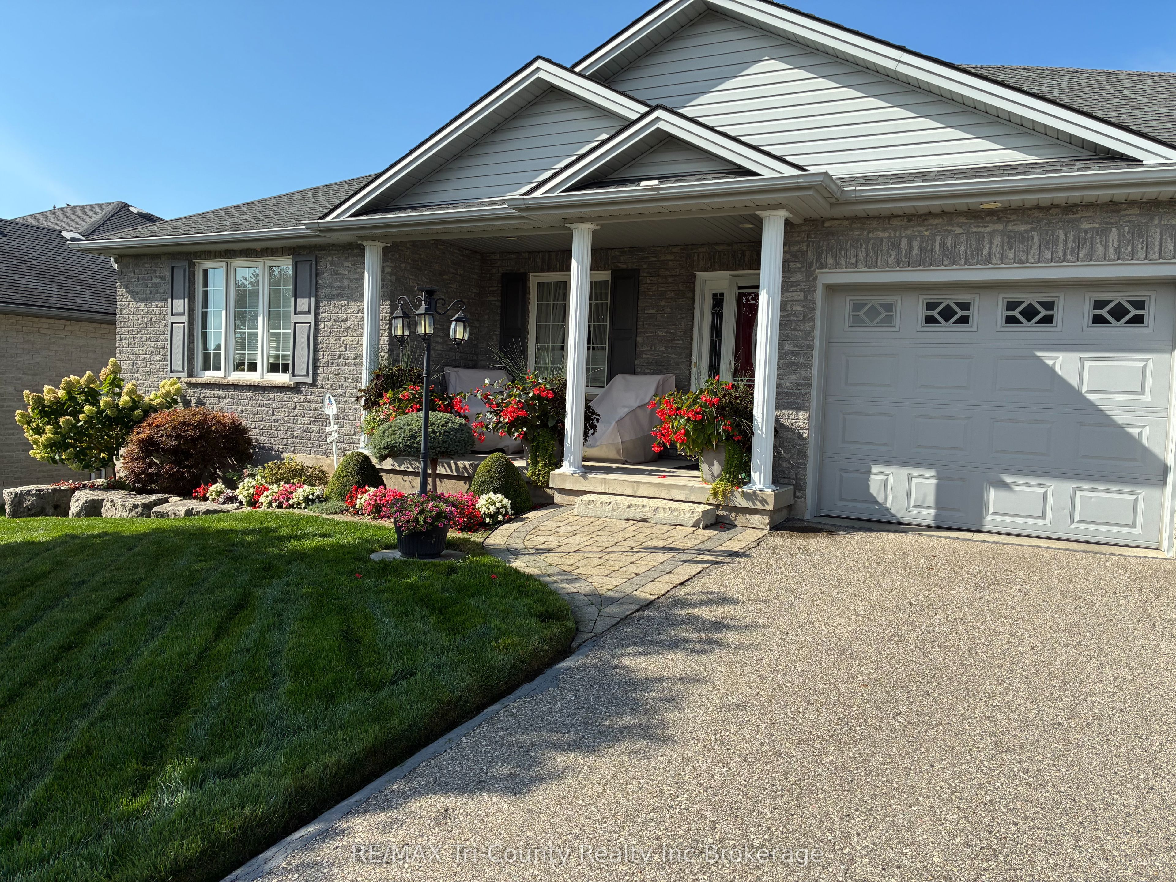 31 Morning Glory Drive, Tillsonburg, ON N4G 5S9 photo 5