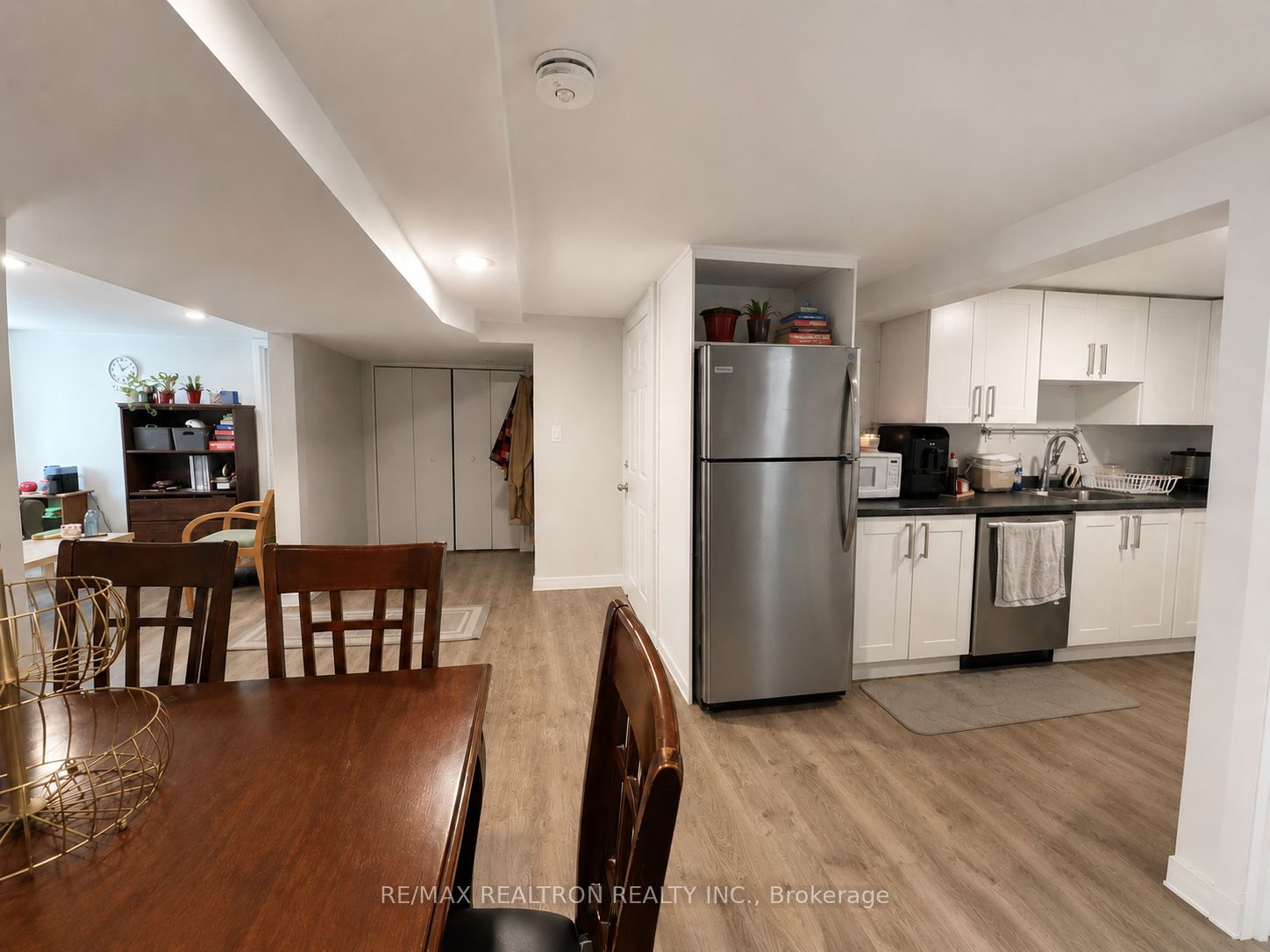 14 Jasper Court B, Kitchener, ON N2E 1C6 photo 4