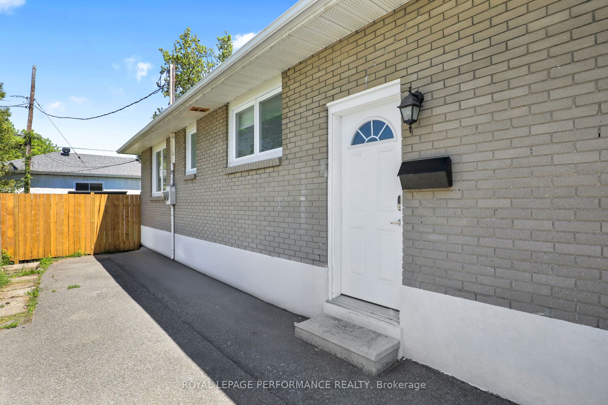 940 BRANT lower unit Street lower unit, Vanier and Kingsview Park, ON K1K 3N2 photo 4