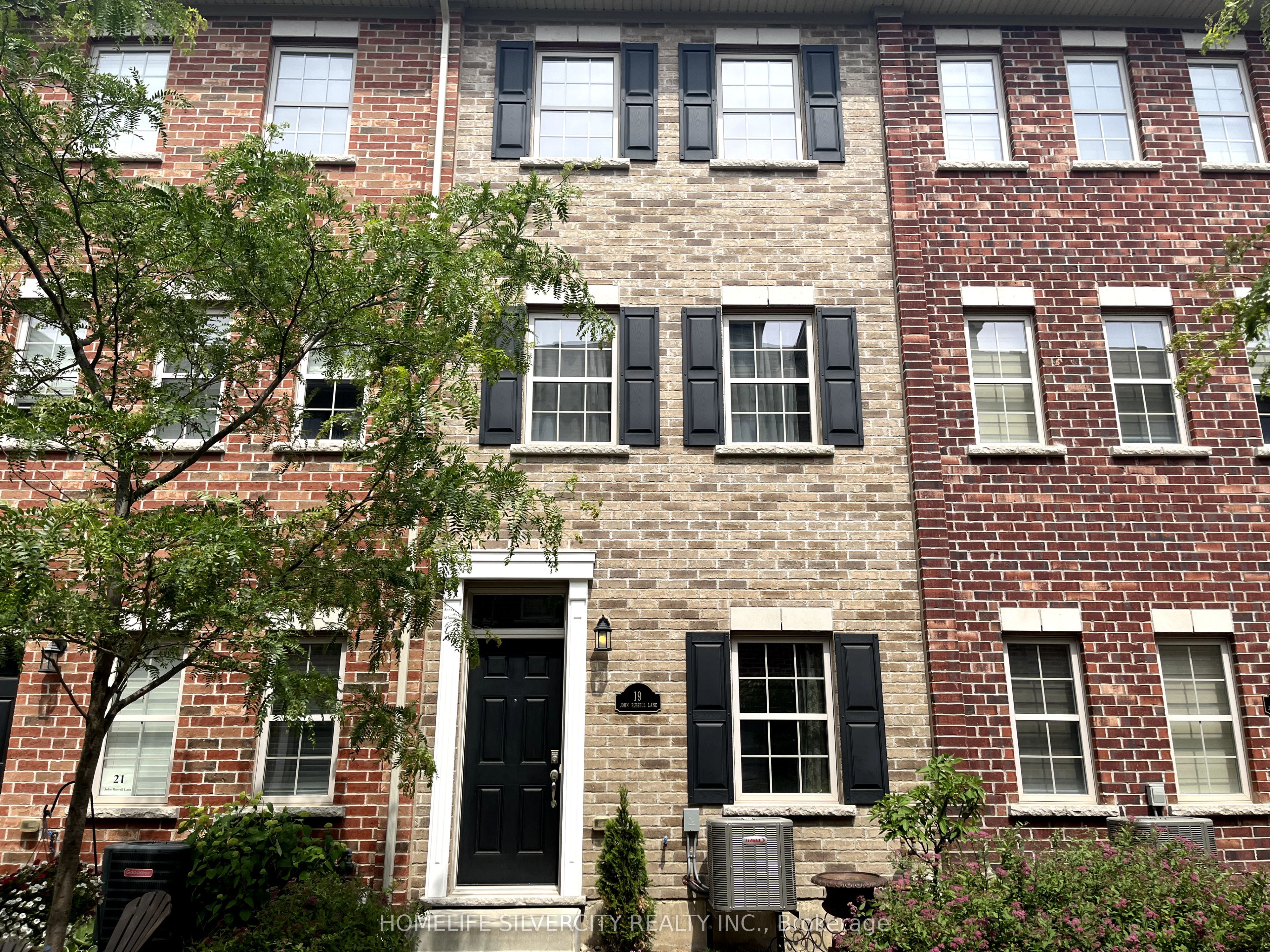 19 John Russell Lane, Kitchener, ON N2H 0B5 photo 3