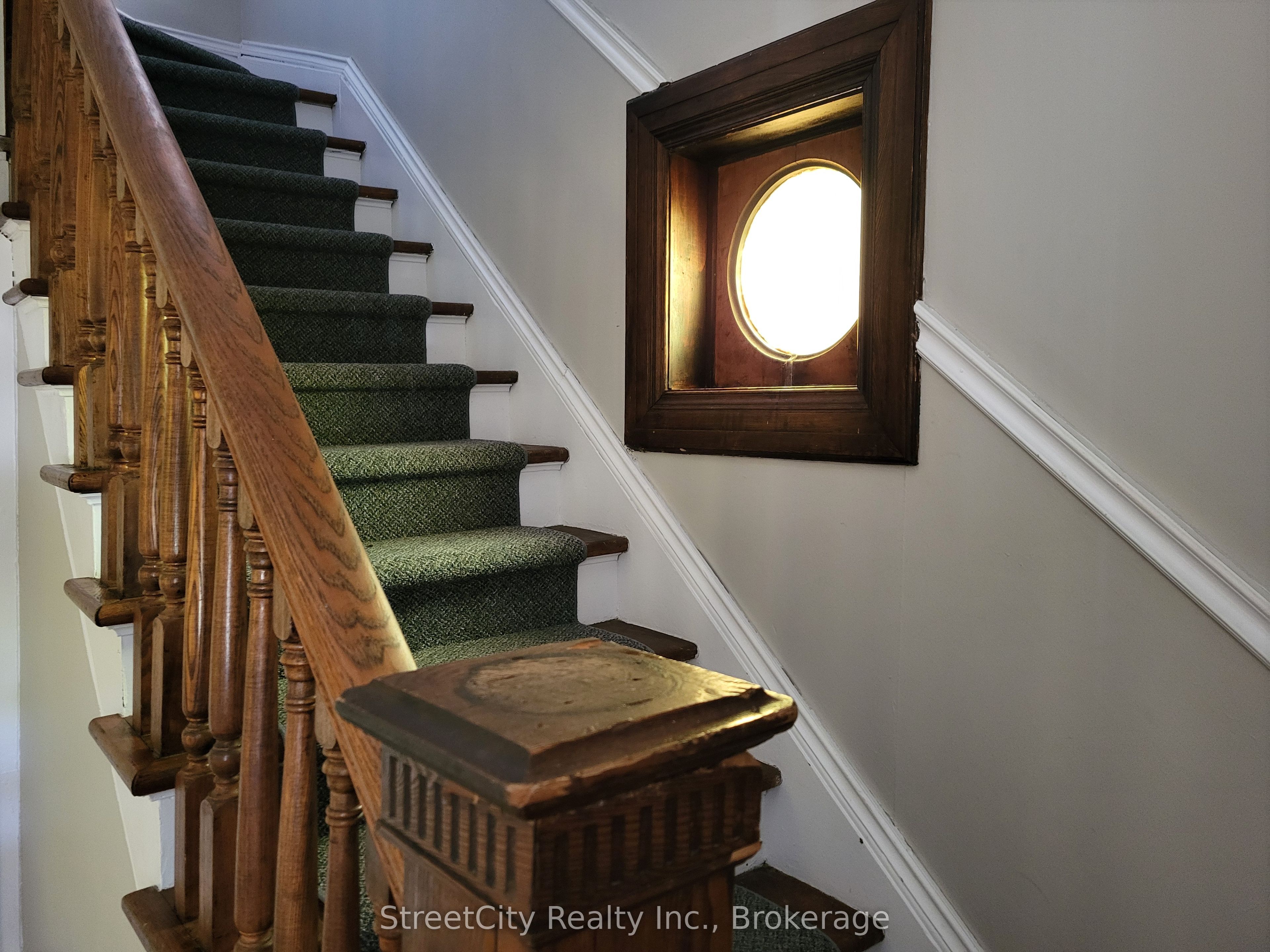 12 Mercer Street, Stratford, ON N5A 6J4 photo 2