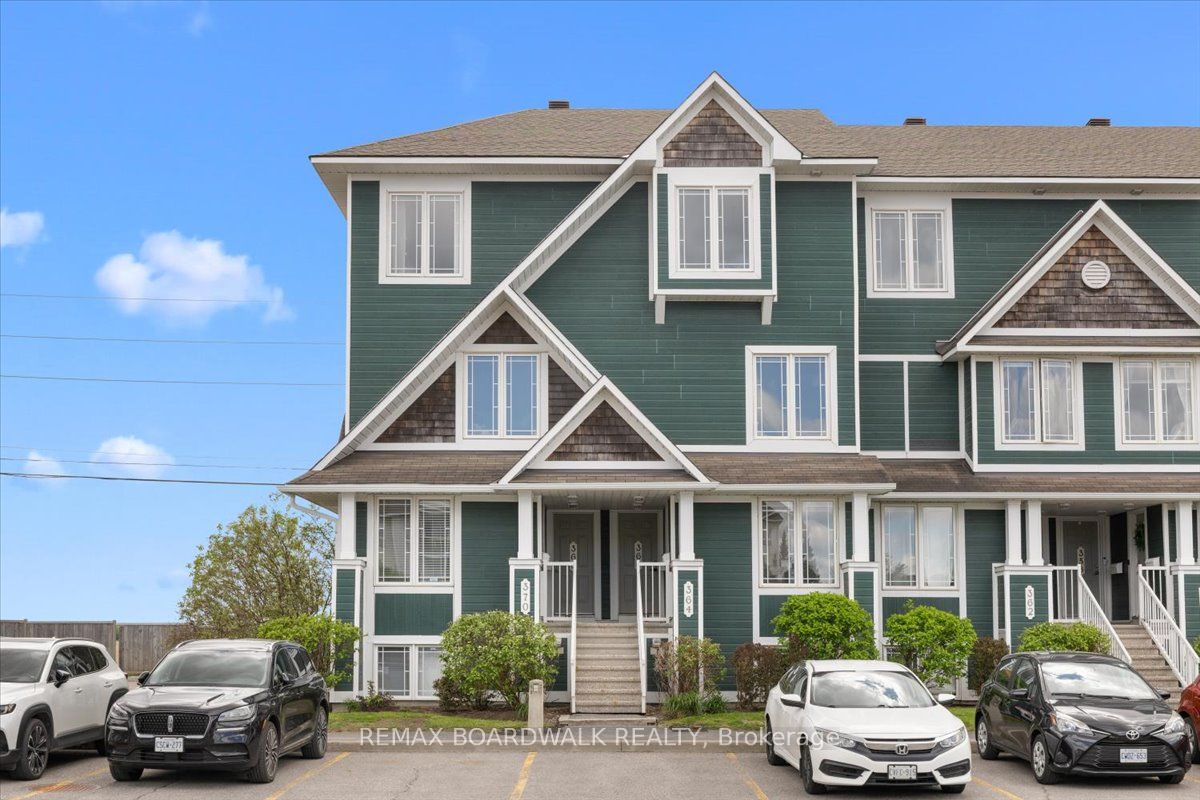 366 CROWNRIDGE Drive, Kanata, ON K2M 3A4