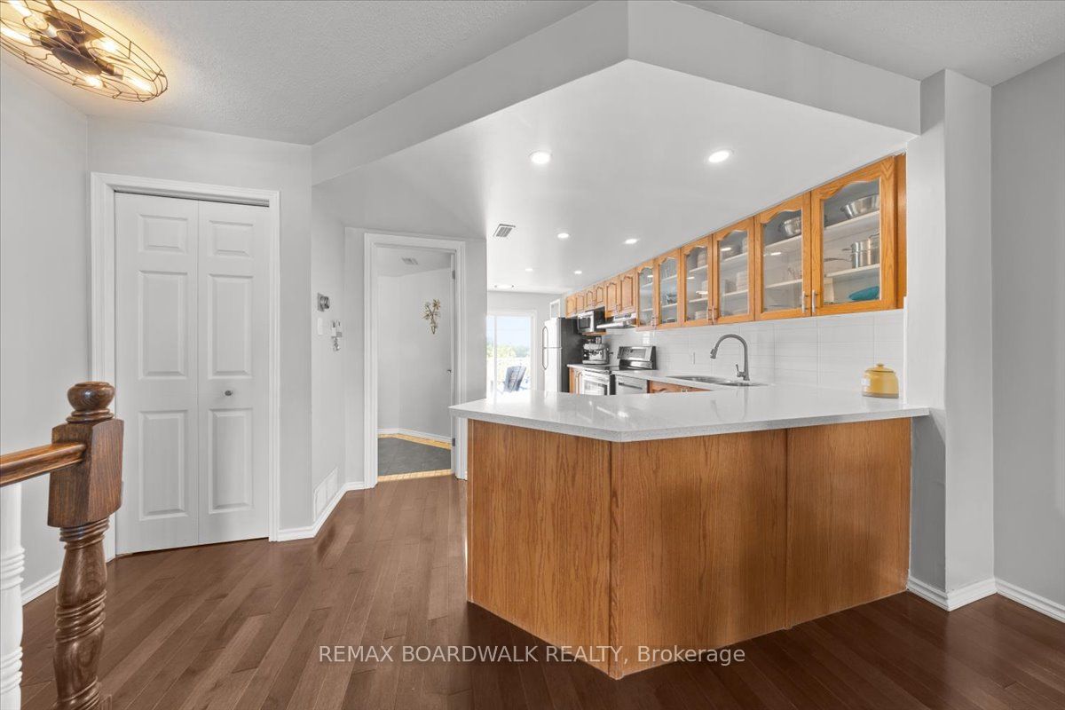 366 CROWNRIDGE Drive, Kanata, ON K2M 3A4 photo 4