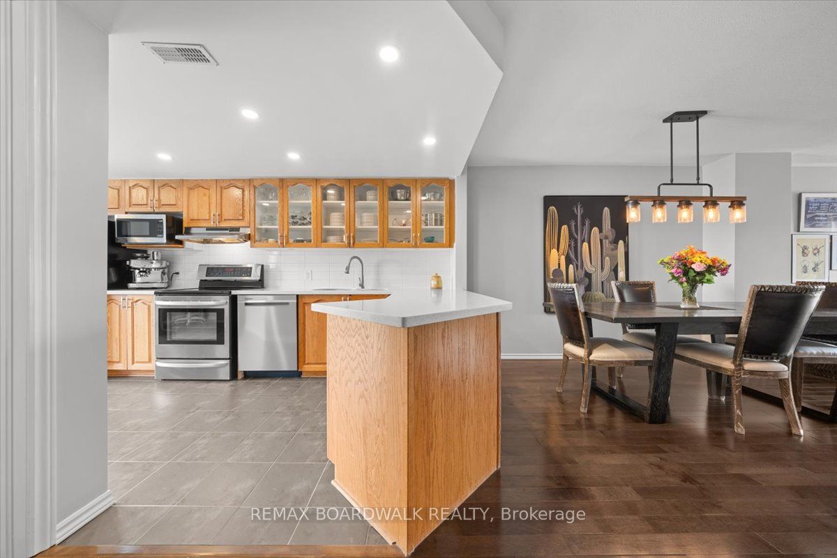 366 CROWNRIDGE Drive, Kanata, ON K2M 3A4 photo 5