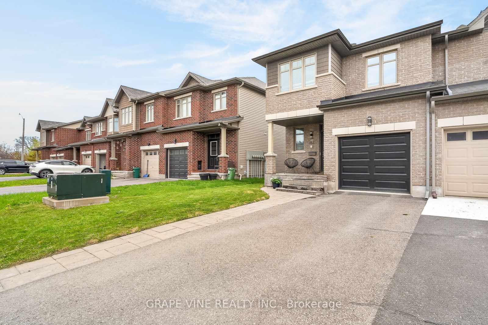 112 Hawkshaw Crescent, Barrhaven, ON K2J 0J6