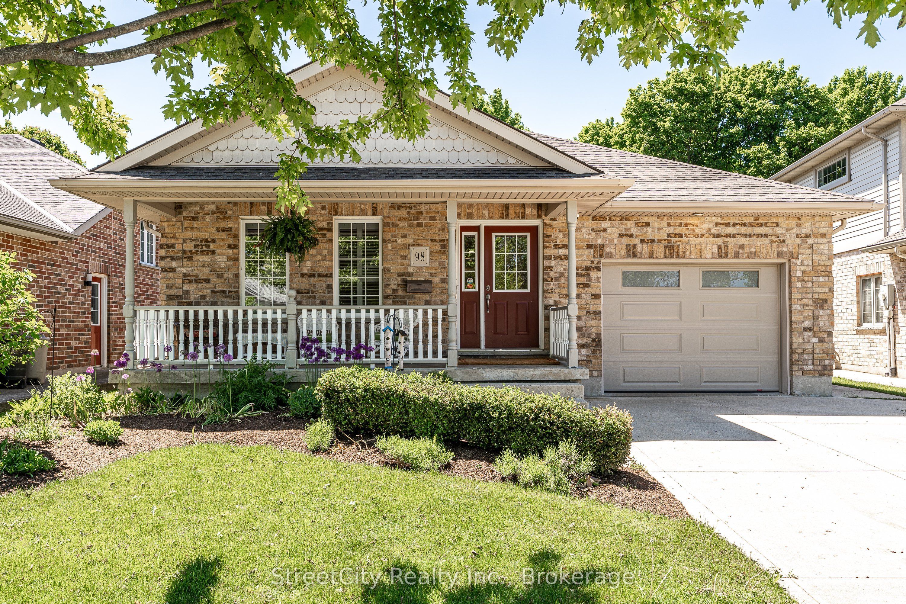 98 Abraham Drive, Stratford, ON N5A 8B1