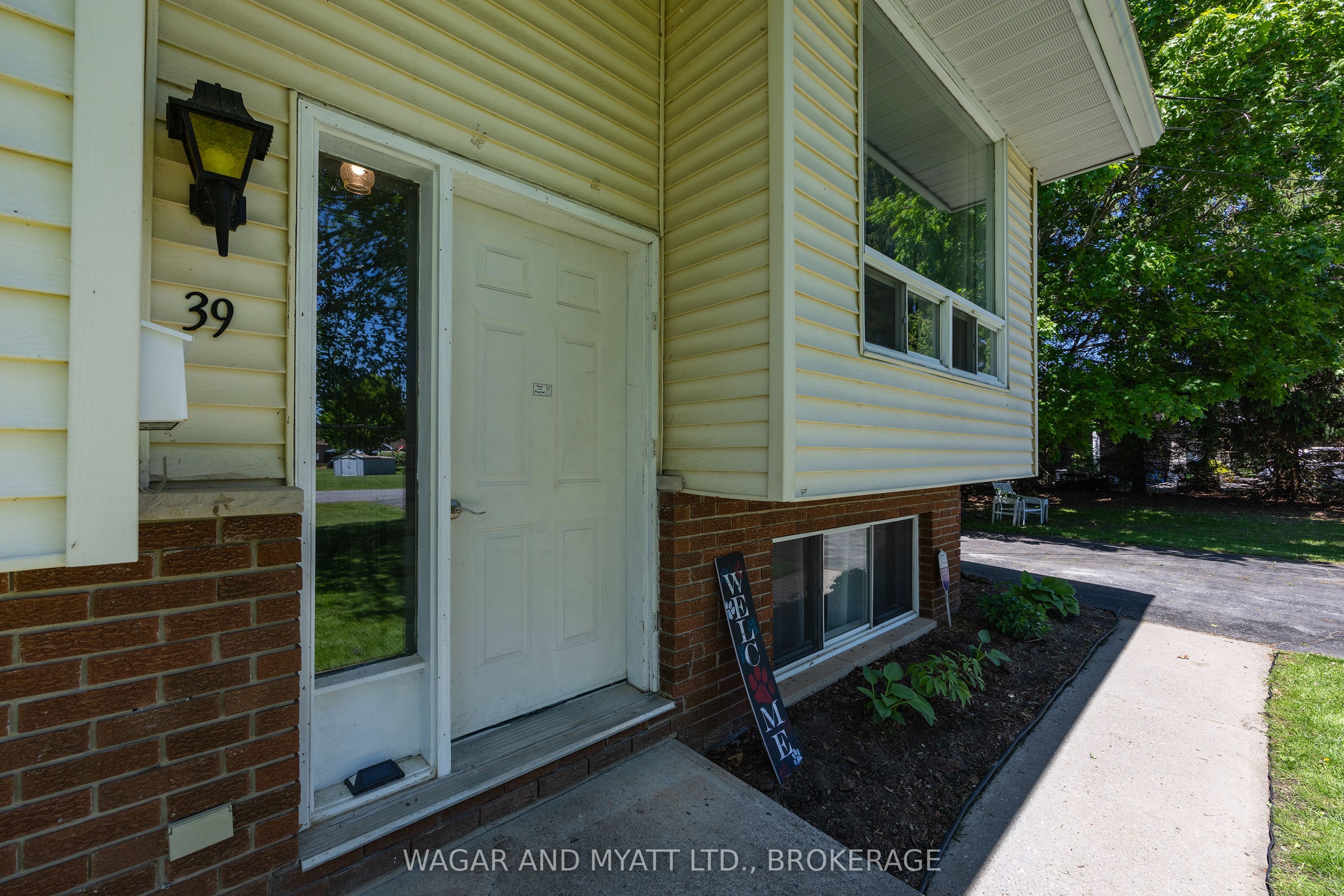 39 RIVERVIEW Drive, Greater Napanee, ON K7R 3A1 photo 5