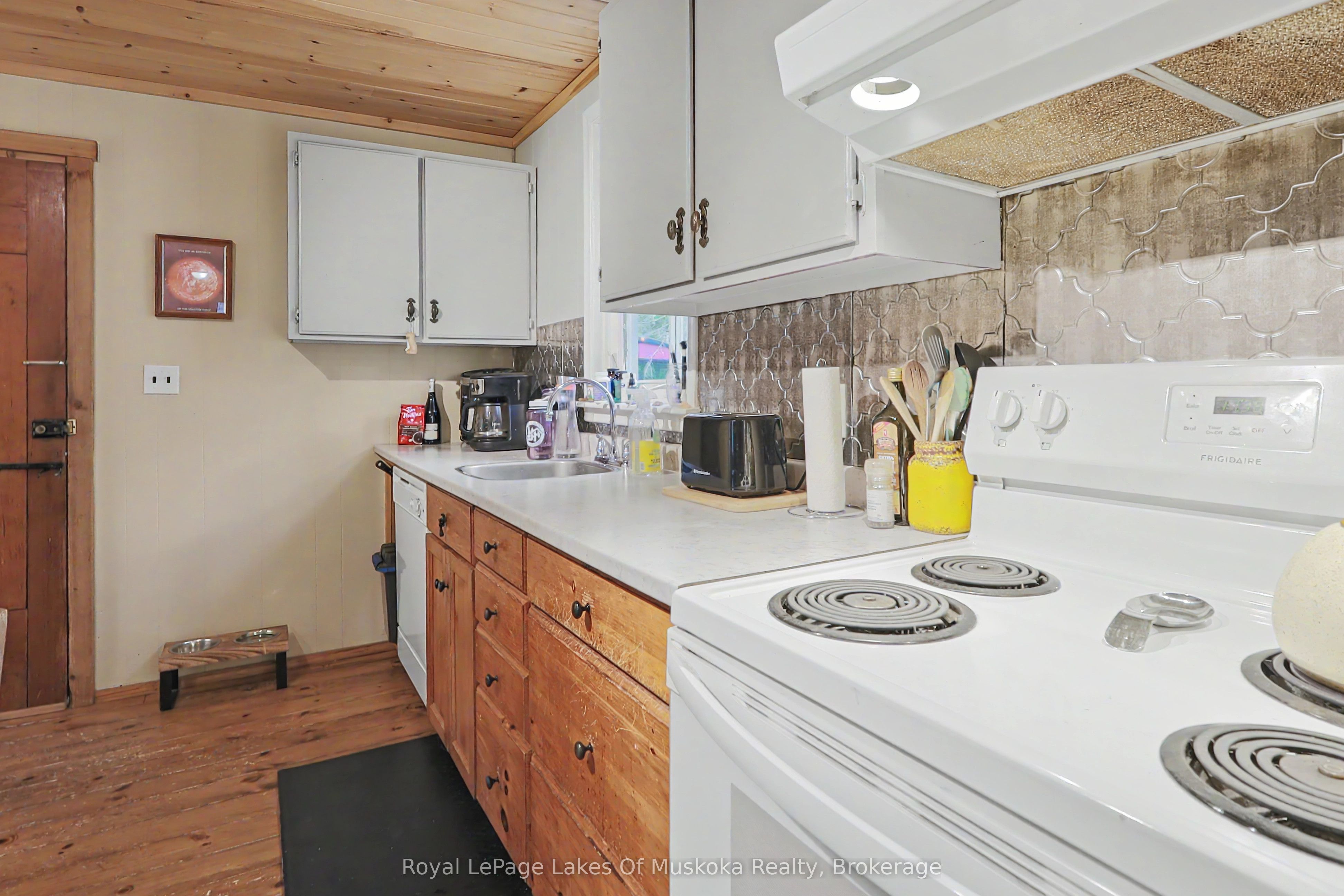 1003 Kelly Road, Lake of Bays, ON P0B 1A0 photo 4