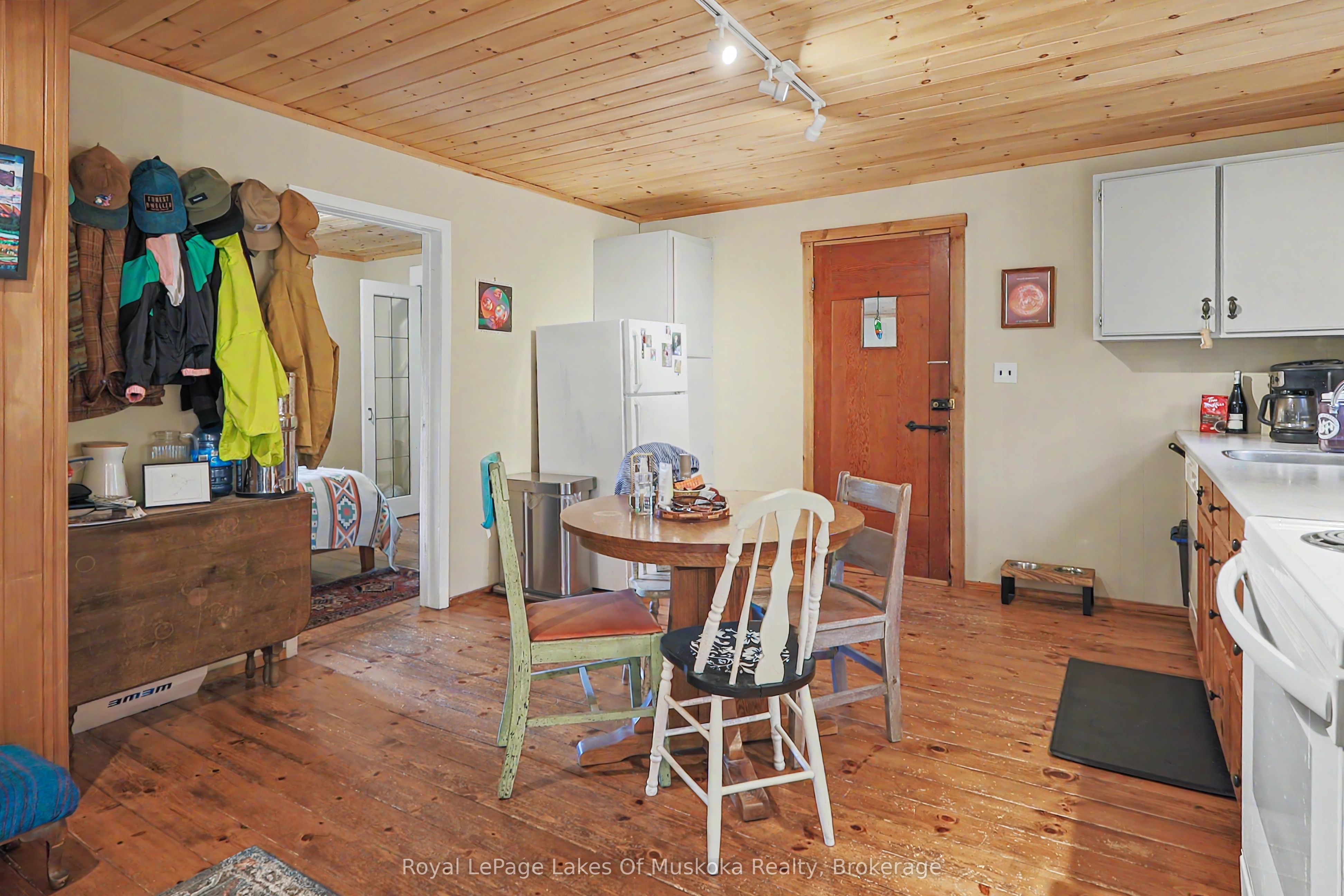 1003 Kelly Road, Lake of Bays, ON P0B 1A0 photo 5