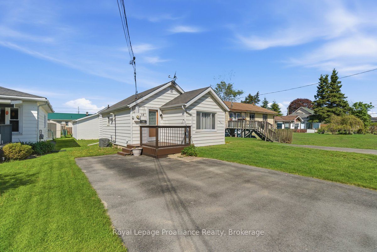 14 Ramsay Avenue, Quinte West, ON K8V 2P5 photo 2