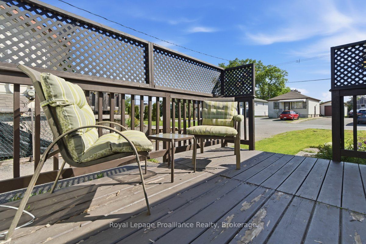 14 Ramsay Avenue, Quinte West, ON K8V 2P5 photo 5