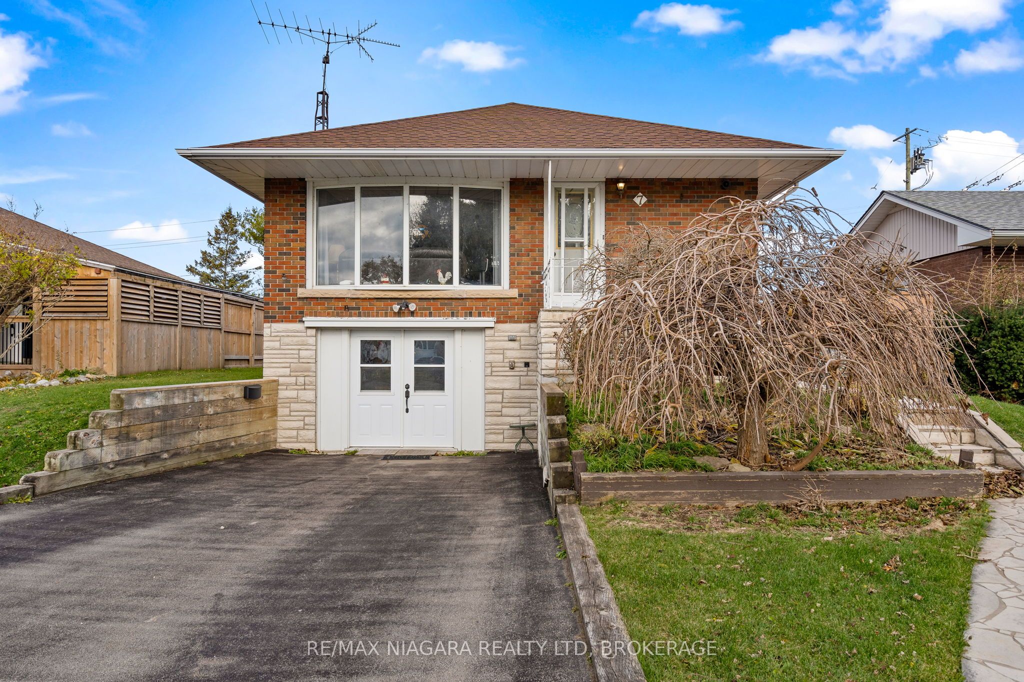 7 South Crescent, Port Colborne, ON L3K 2X8 photo 3