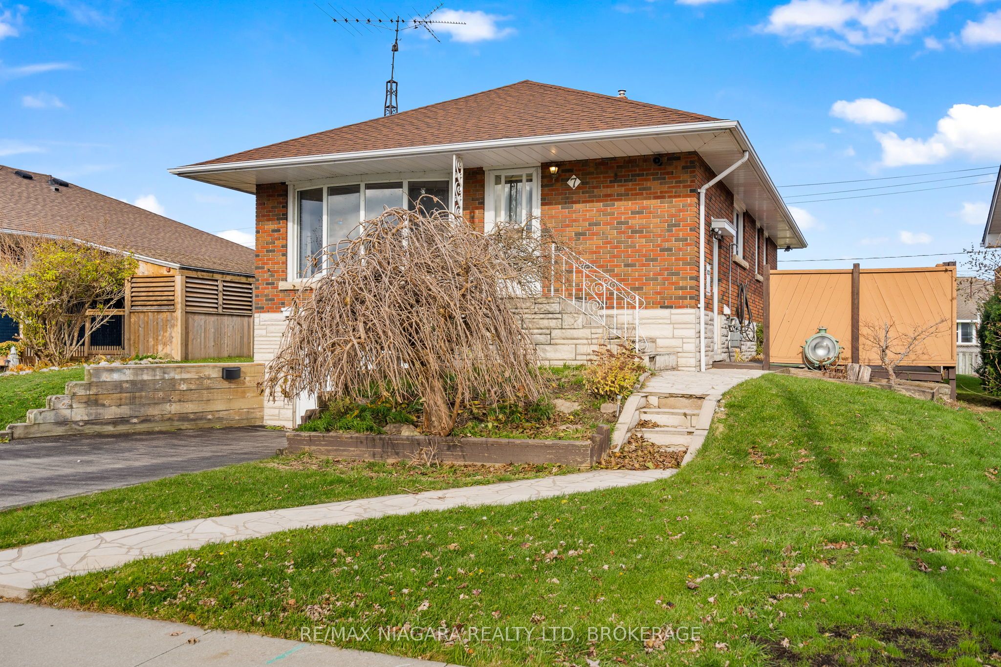 7 South Crescent, Port Colborne, ON L3K 2X8 photo 5
