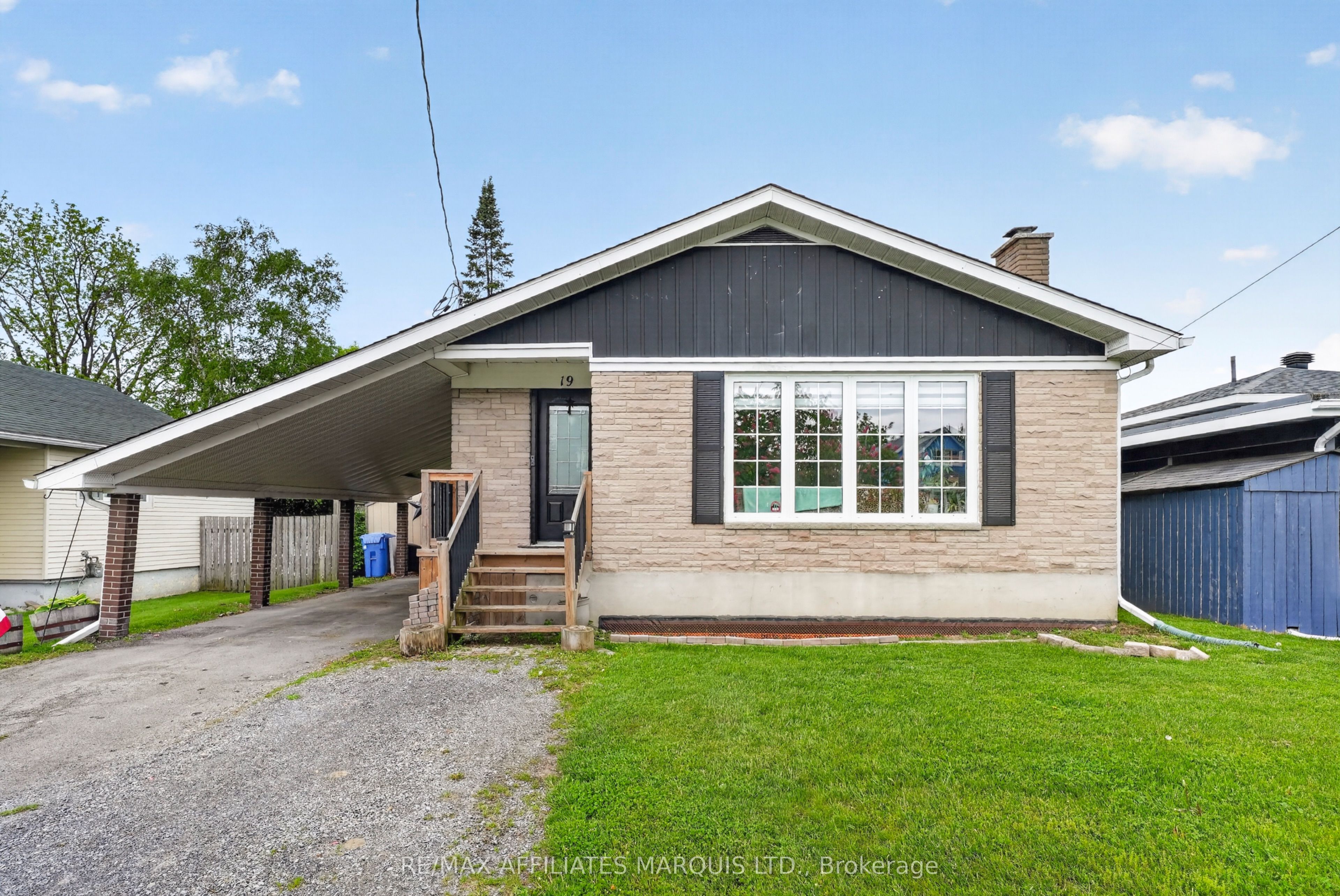 19 Dunbar Avenue, Cornwall, ON K6H 5M6