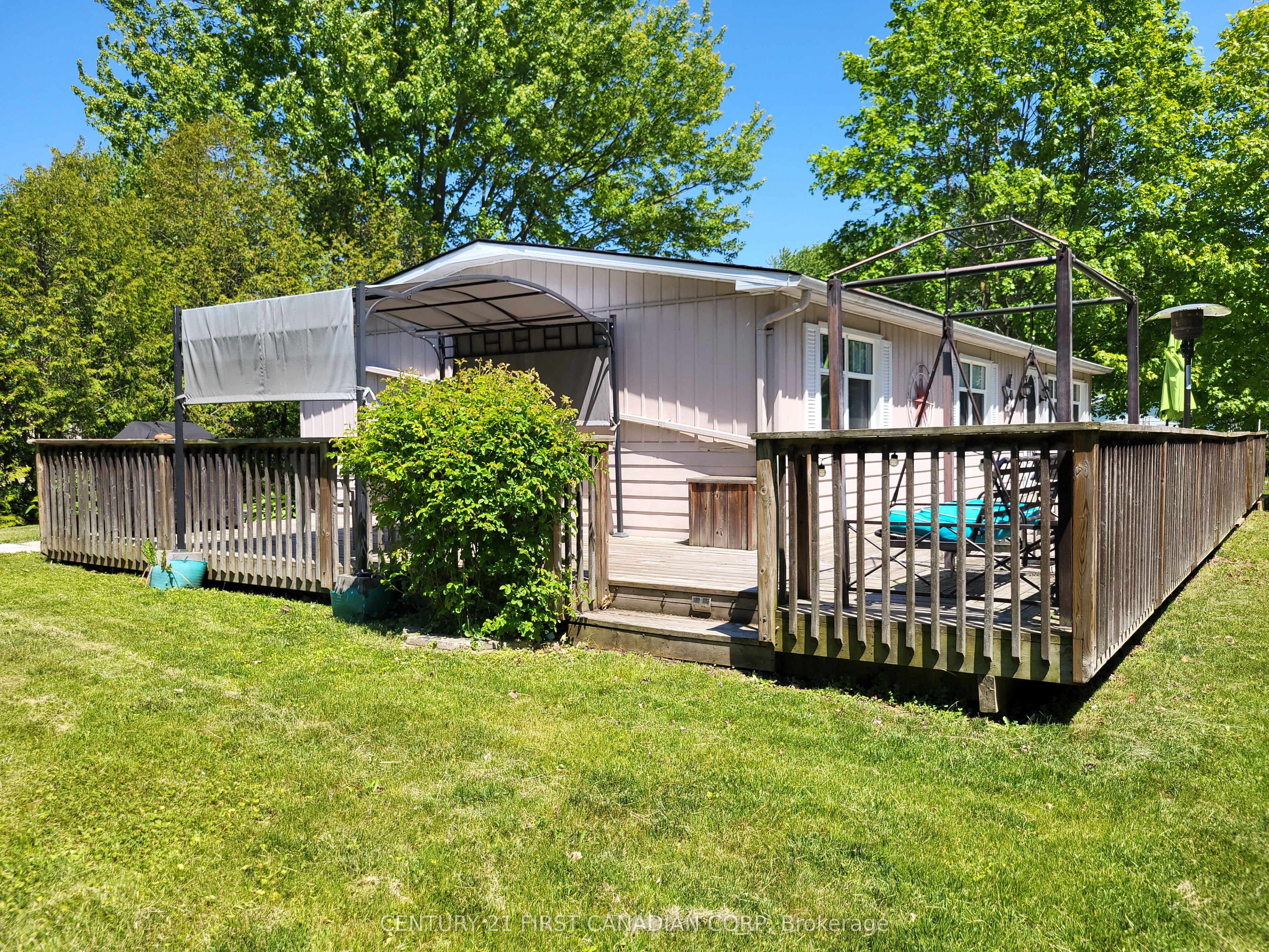 72599 STANLEY Street, Bluewater, ON N0M 2T0