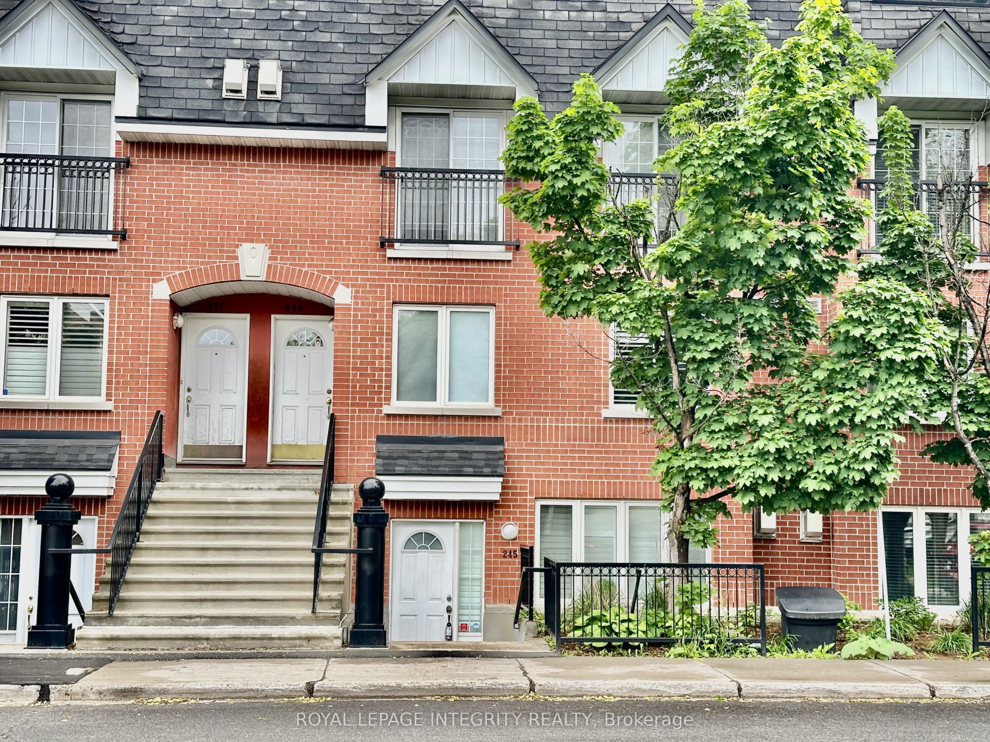 245 Cumberland Street 4, Lower Town - Sandy Hill, ON K1N 8W6 photo 2