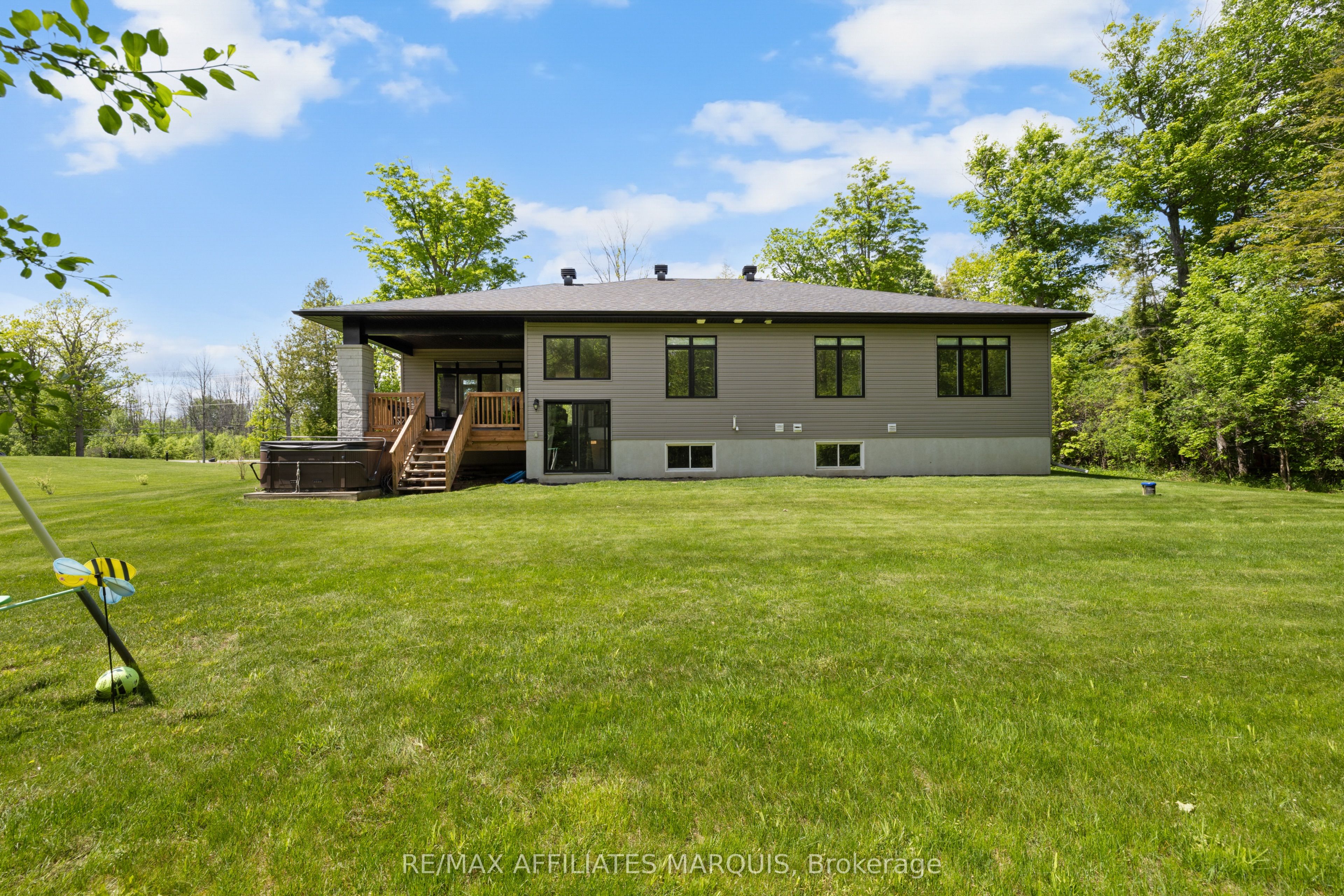 147 Golf Club Road, Rideau Lakes, ON K7A 4S5 photo 3