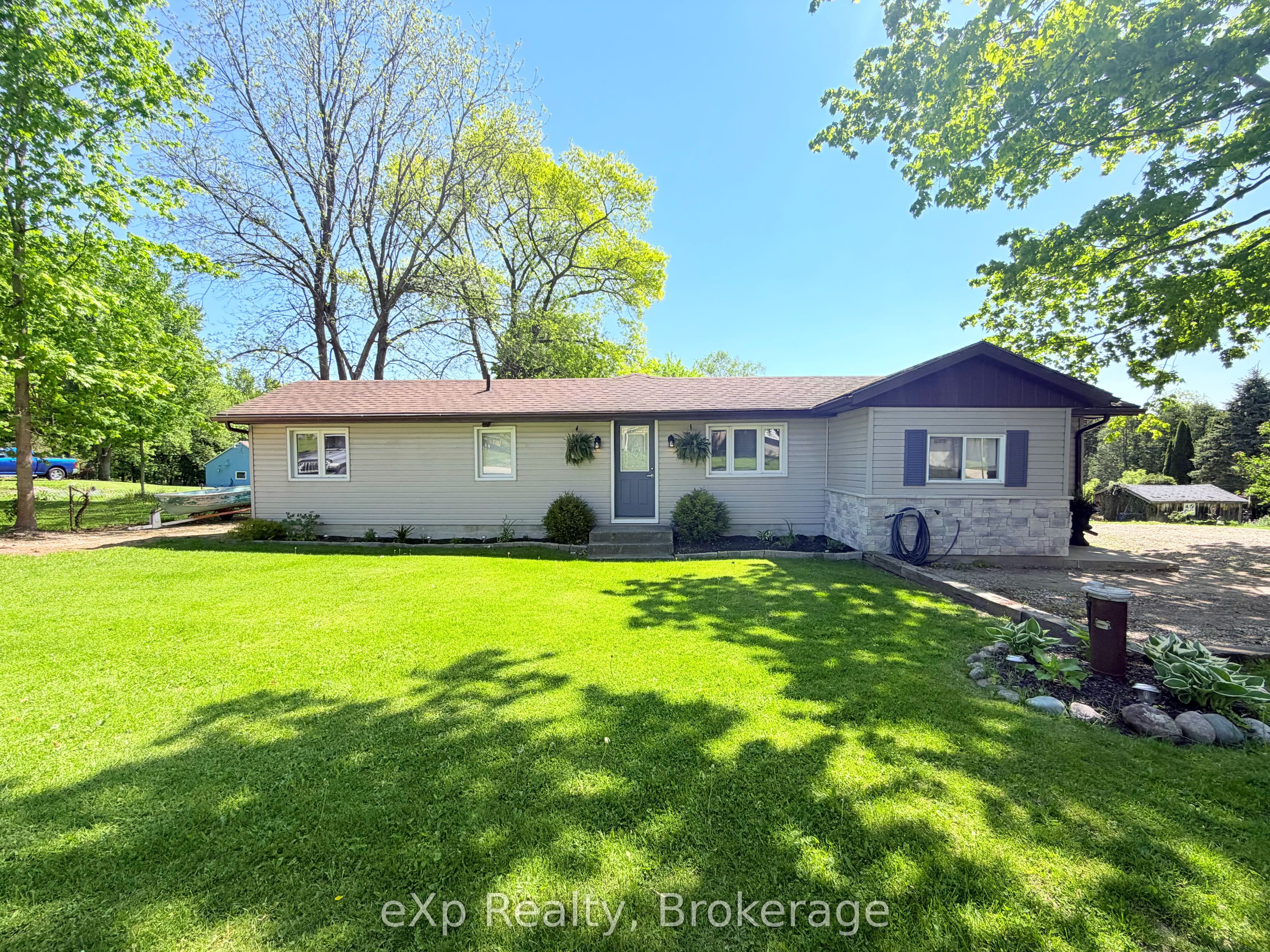 12 Union Street N, Brockton, ON N0G 2V0