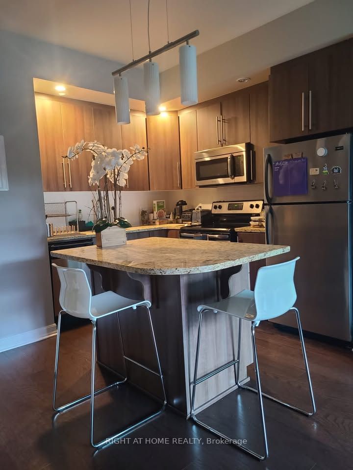 238 BESSERER Street 404, Lower Town - Sandy Hill, ON K1N 6B1 photo 4
