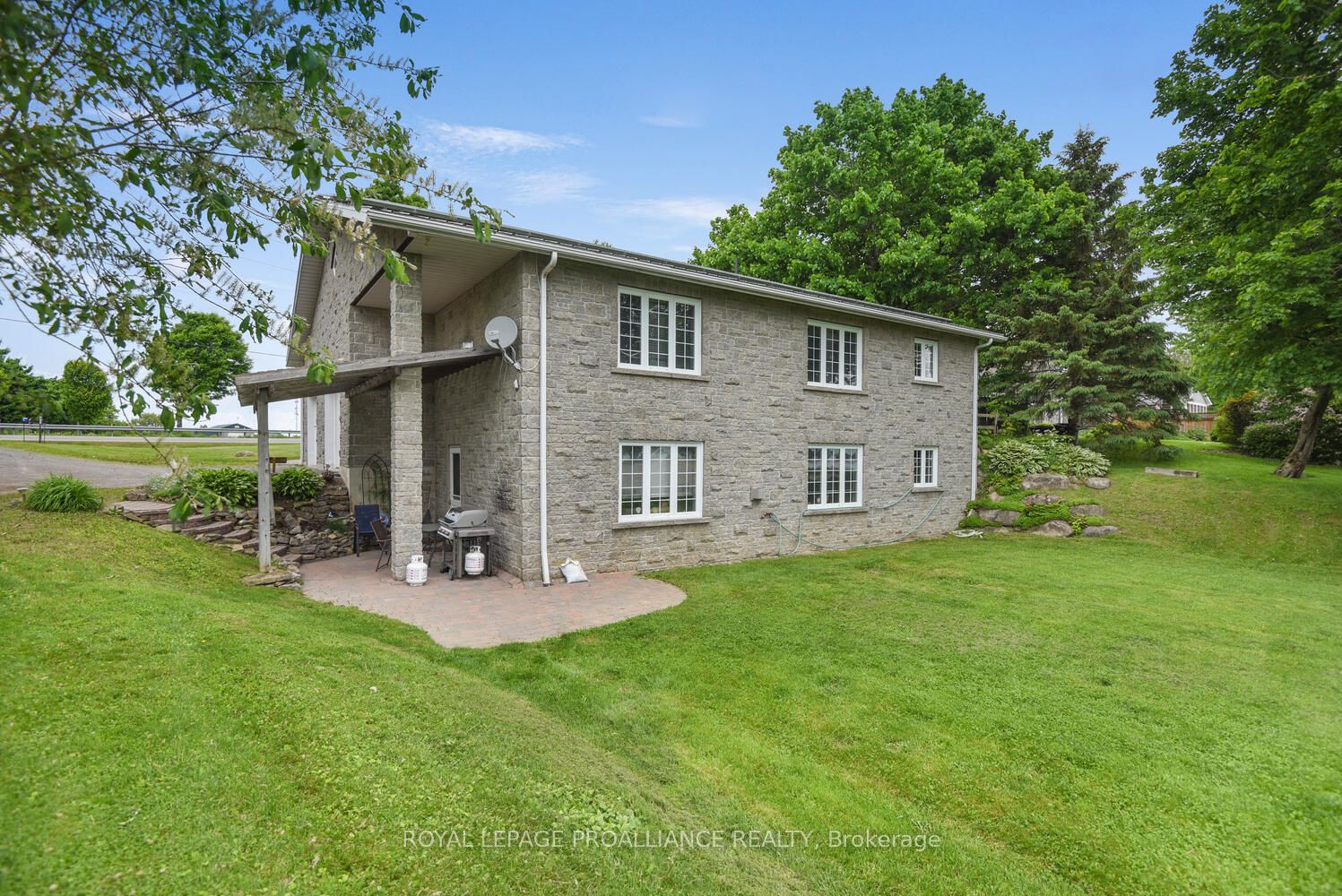 2111 COUNTY ROAD 2 Road E, Edwardsburgh/Cardinal, ON K0E 1T1 photo 4