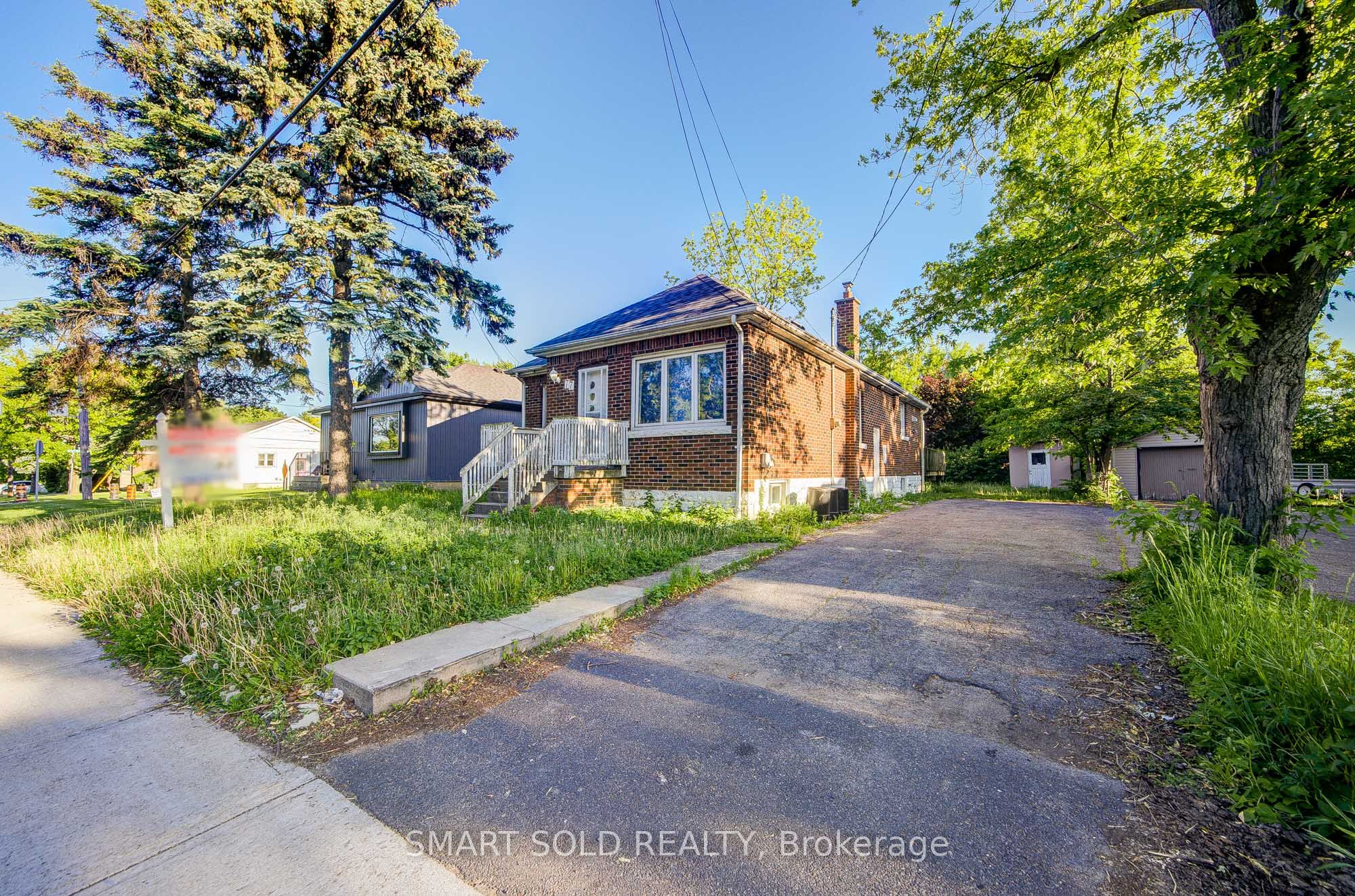 77 Fennell Avenue, Hamilton, ON L9C 1E8 photo 3