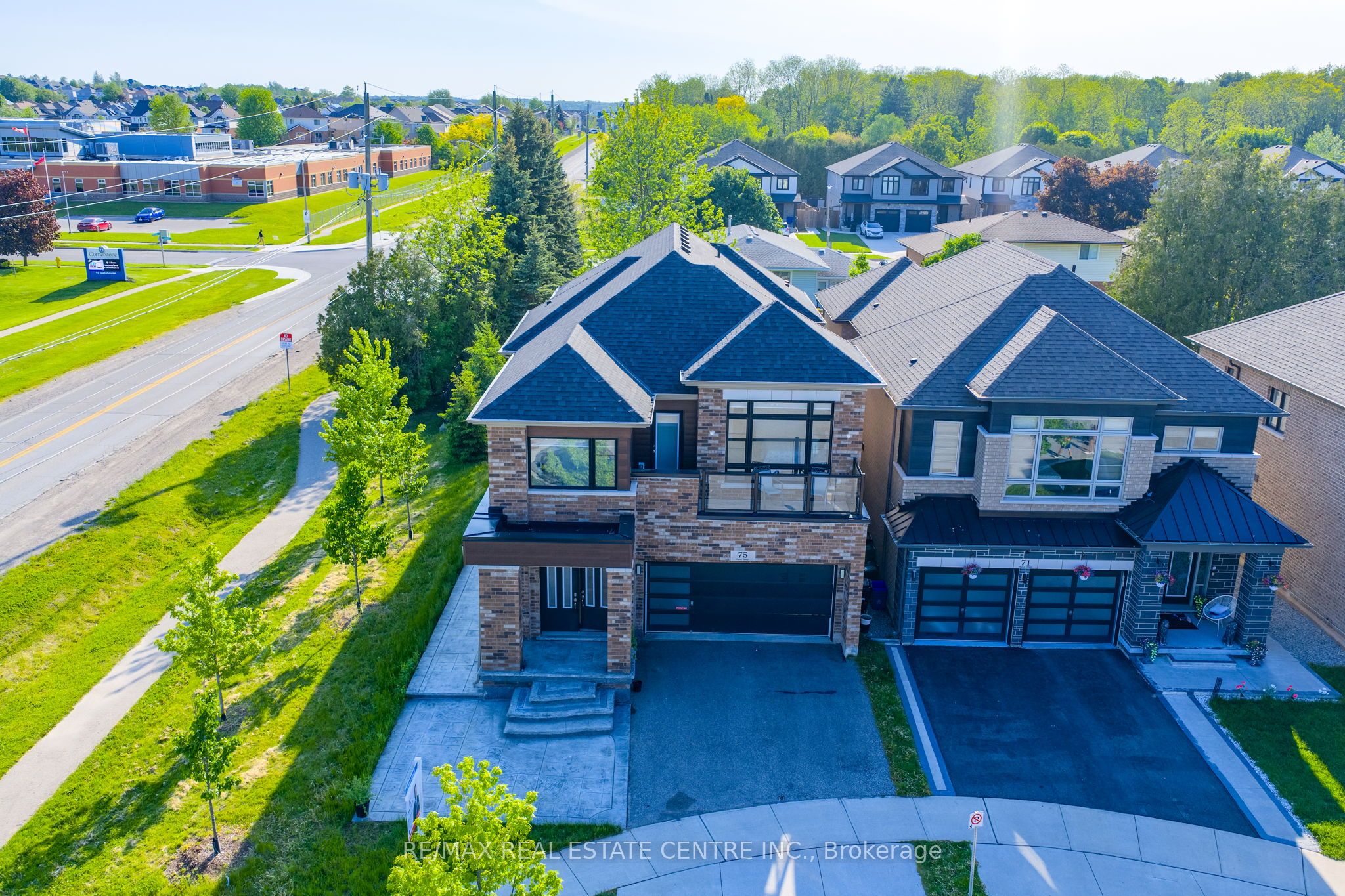 75 Slater Street, Cambridge, ON N1R 0C4 photo 2