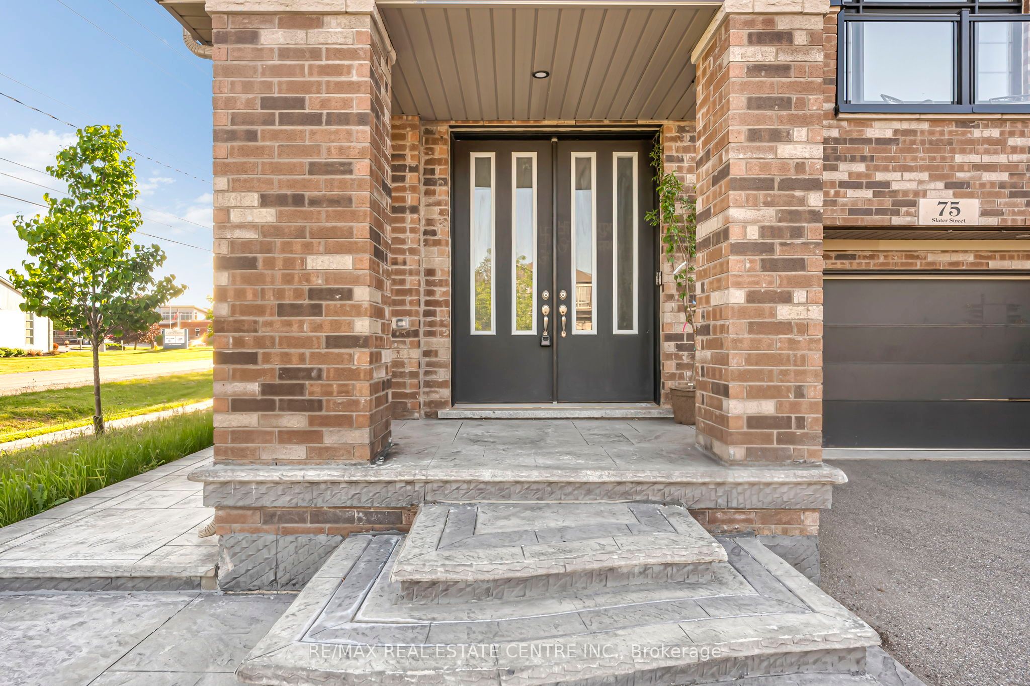 75 Slater Street, Cambridge, ON N1R 0C4 photo 3