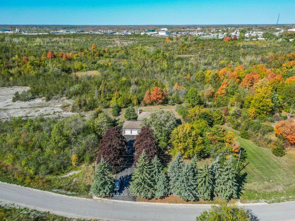 1110 Italia Lane, Kingston, ON K7L 4V4 photo 2