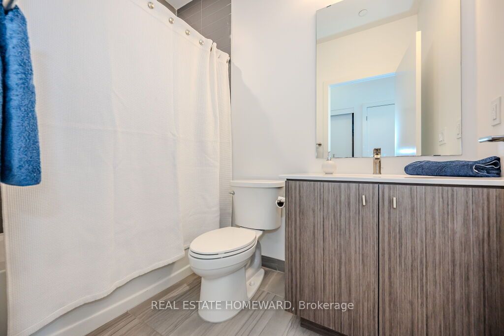 5 Wellington Street S 301, Kitchener, ON N2G 2E6 photo 2