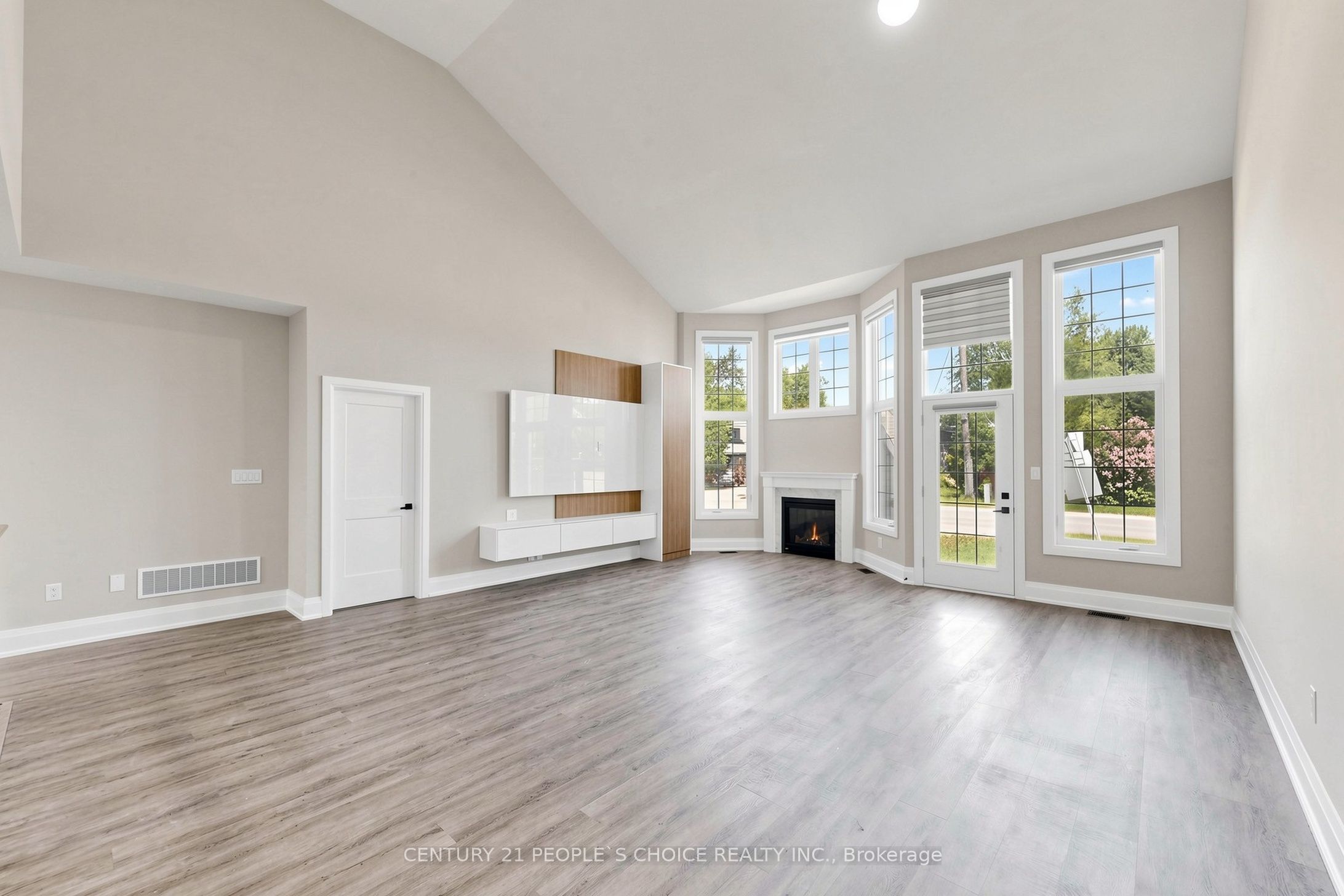 8 Durham Road, Bracebridge, ON P1L 0B7 photo 3
