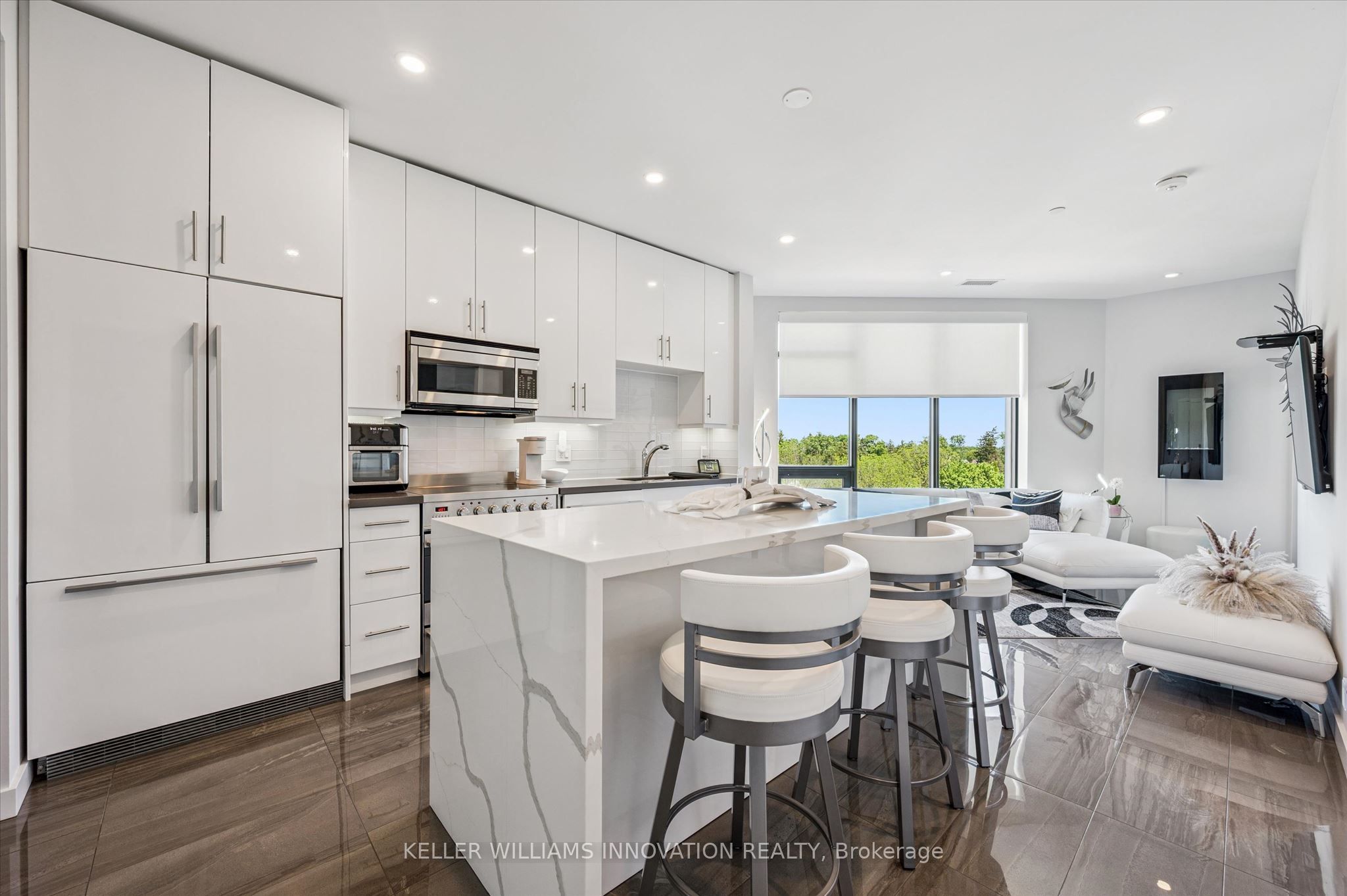 690 King Street W 623, Kitchener, ON N2H 5L8